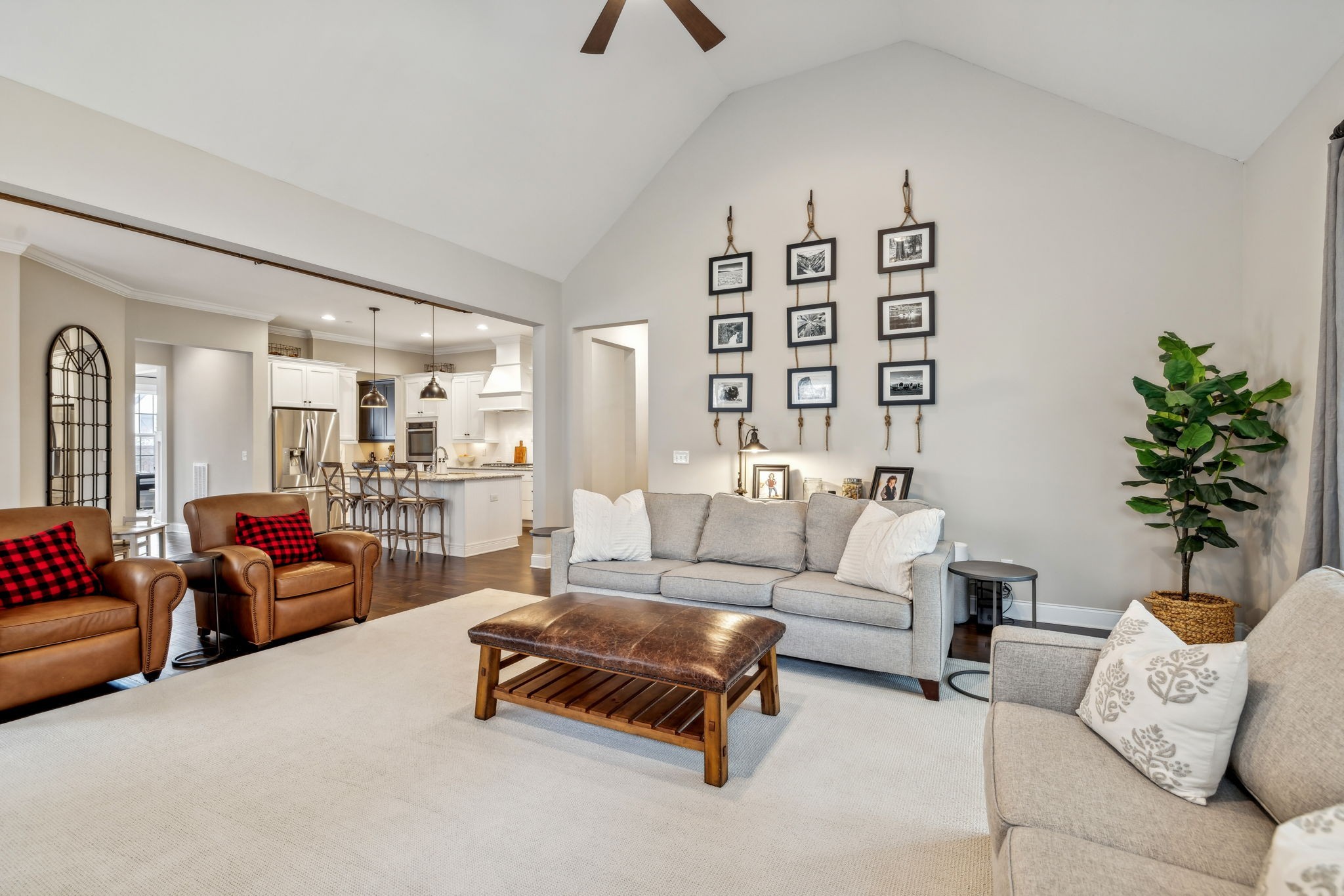 807 Caledonian Ct