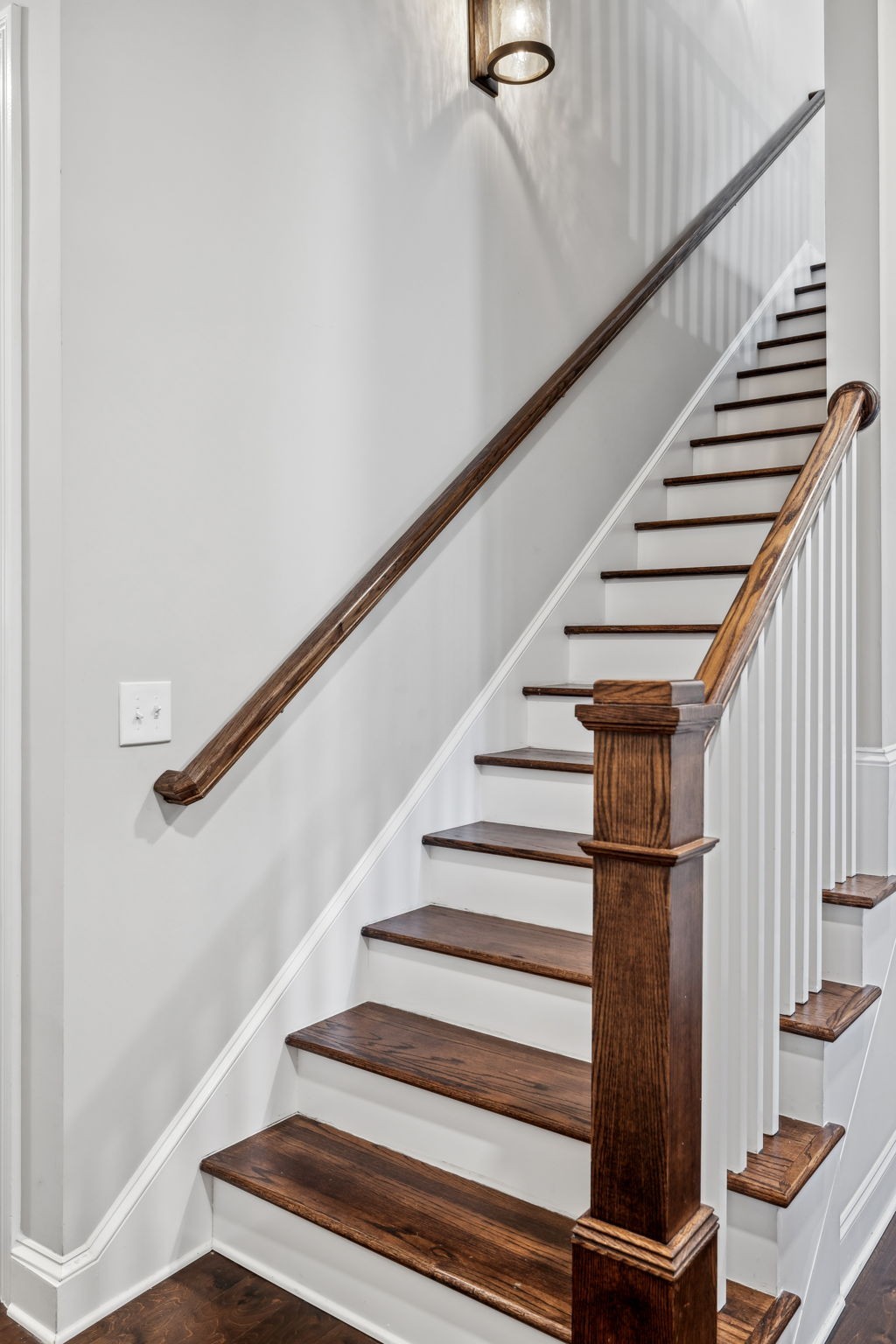 807 Caledonian Ct
