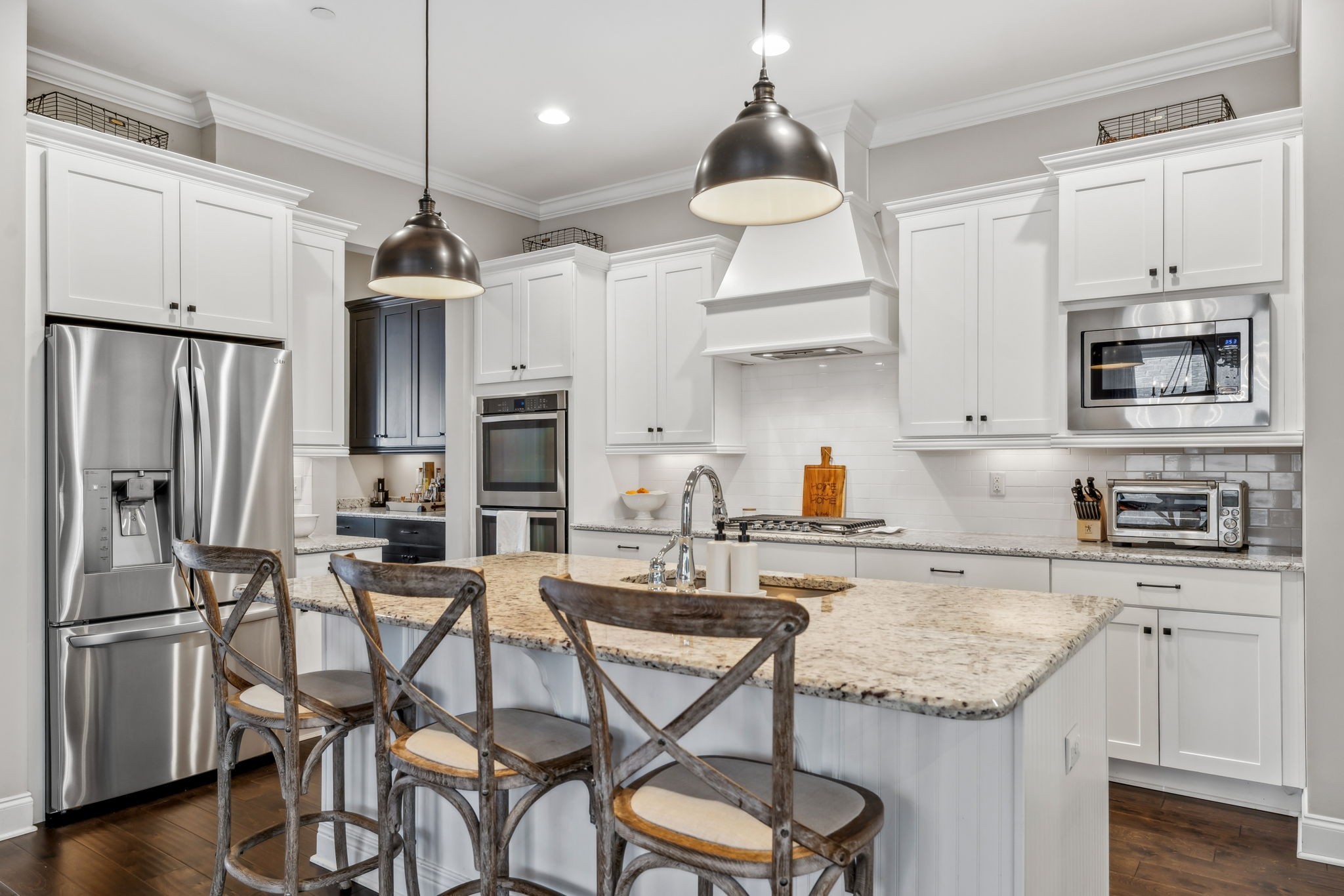 807 Caledonian Ct