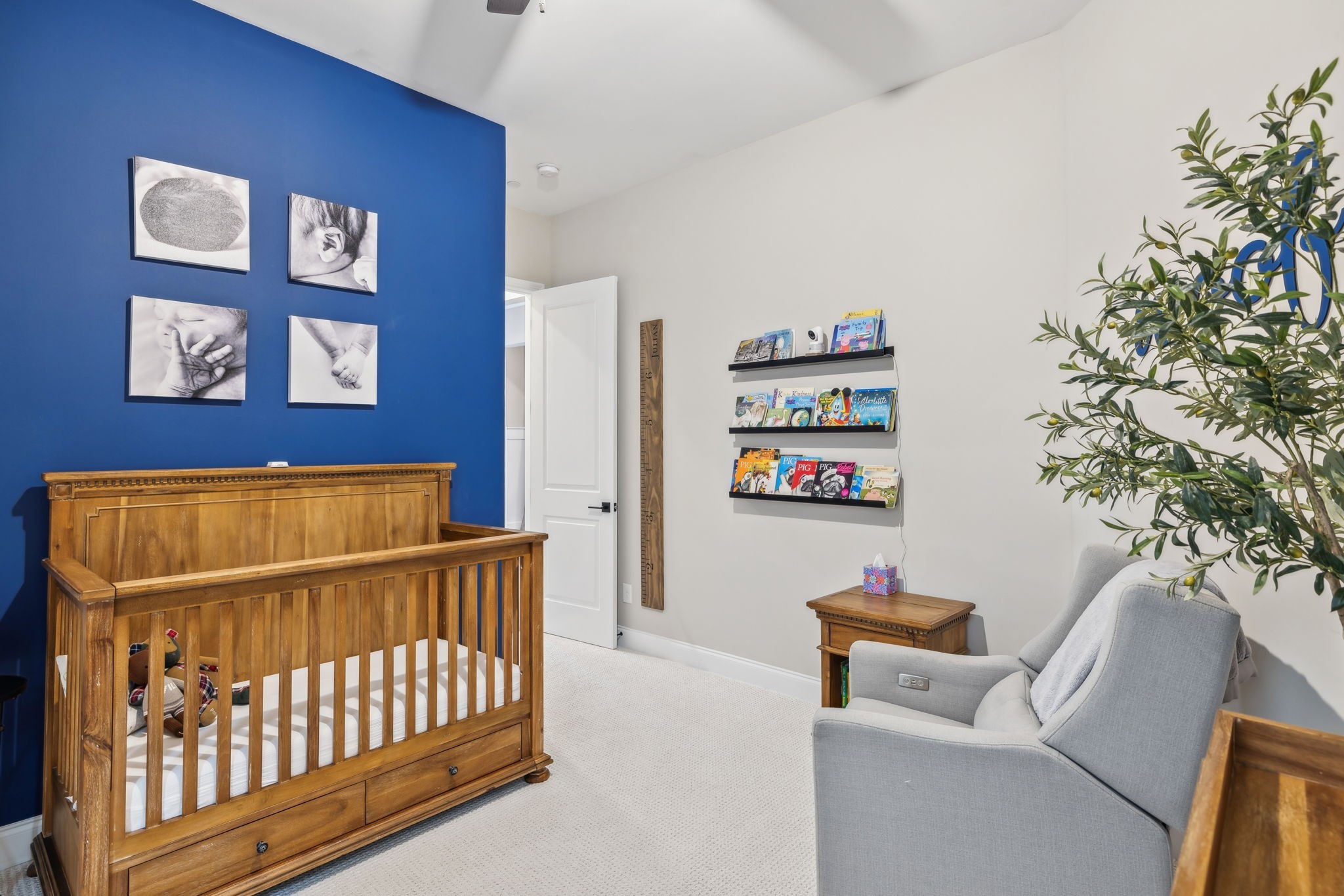 807 Caledonian Ct