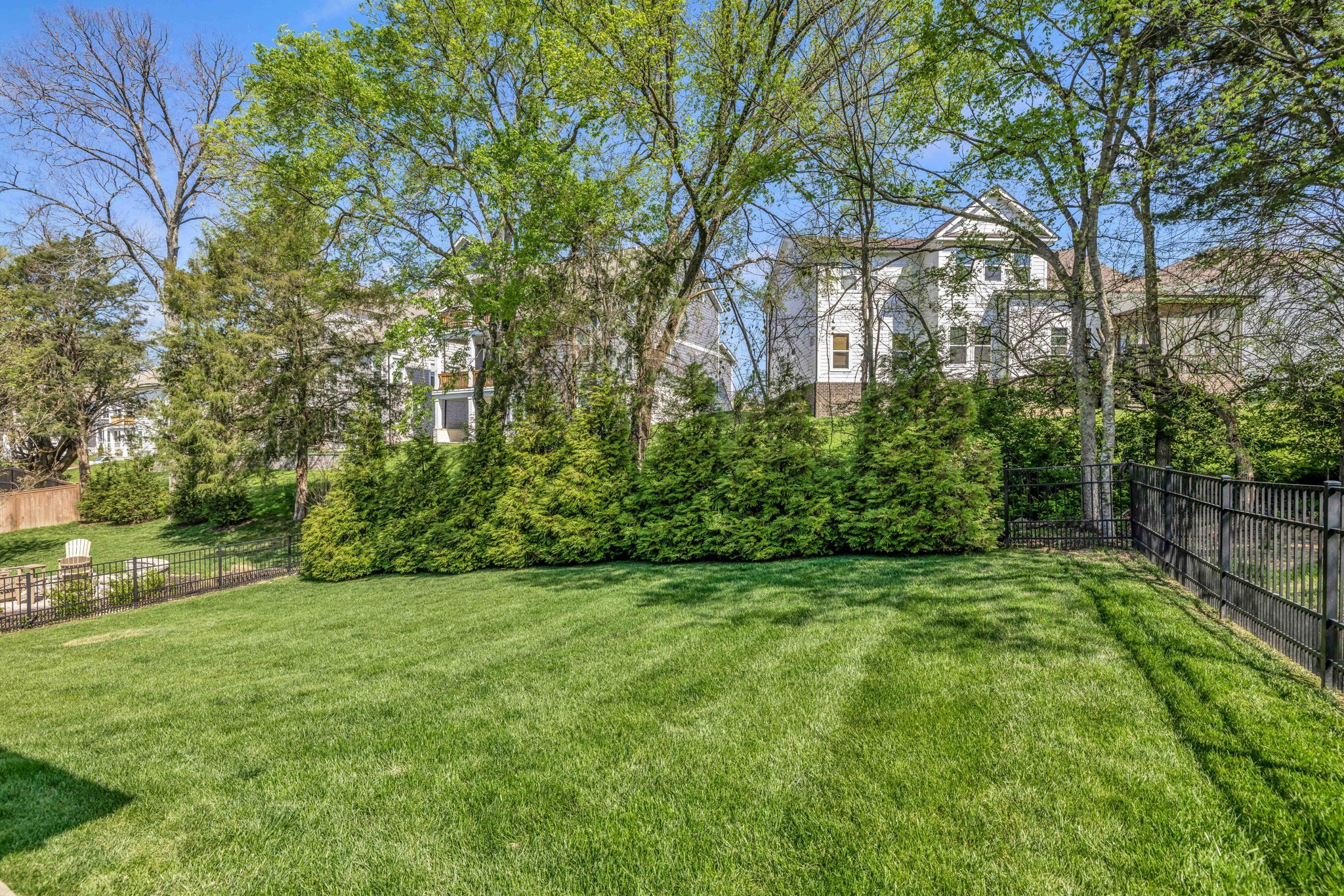 807 Caledonian Ct
