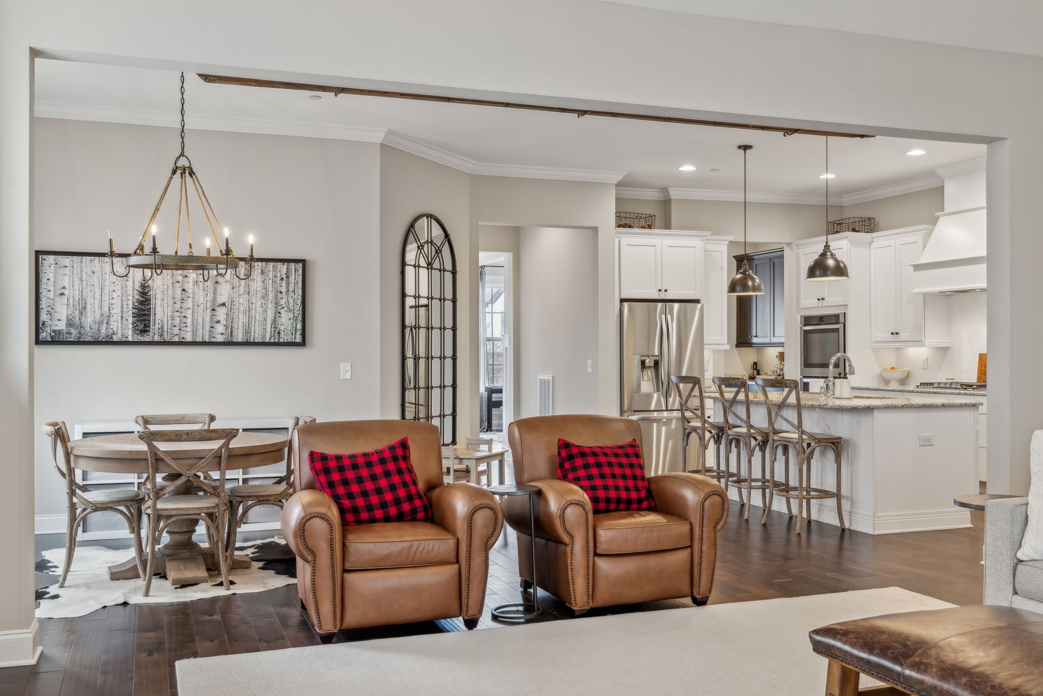 807 Caledonian Ct