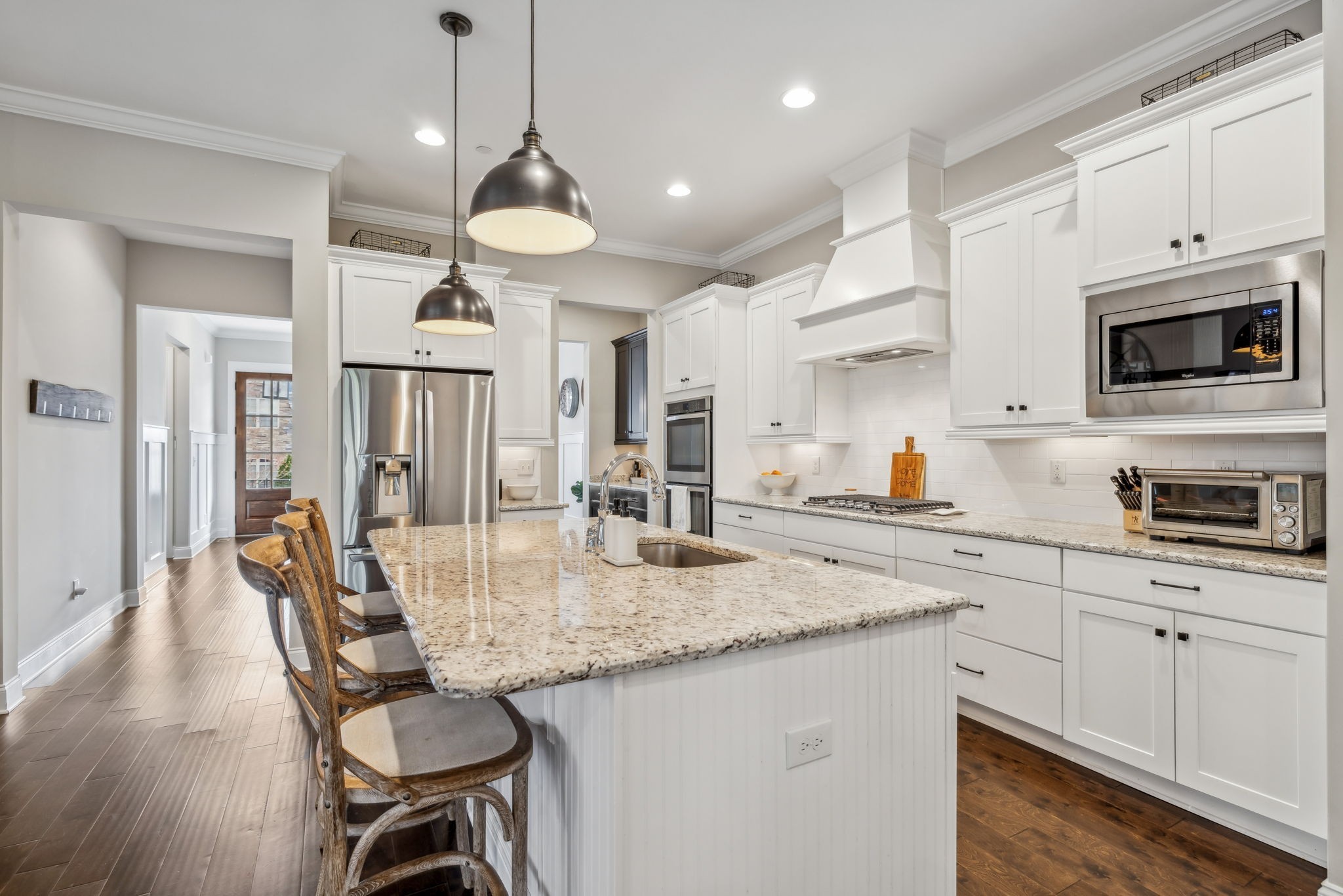 807 Caledonian Ct