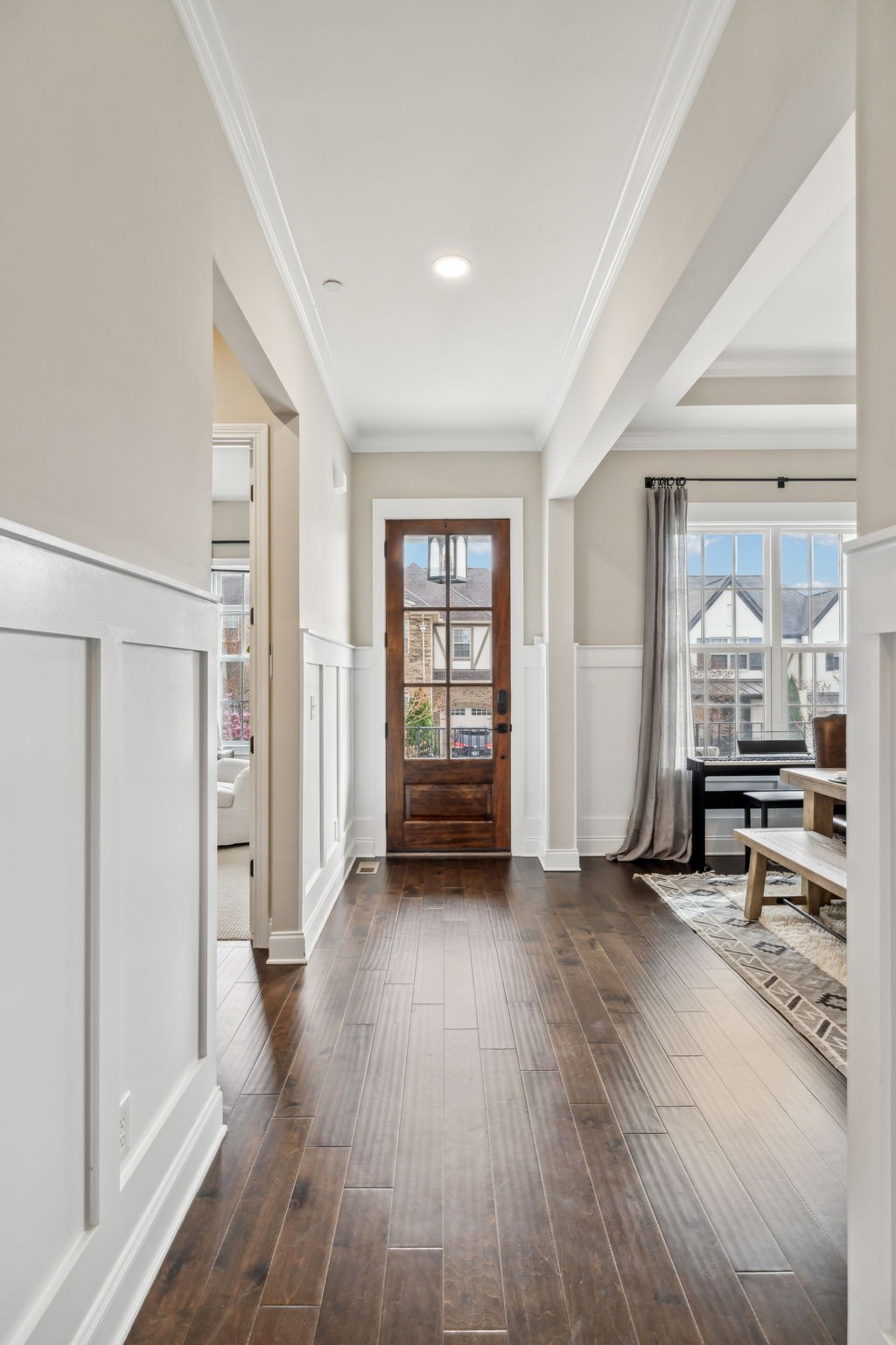 807 Caledonian Ct