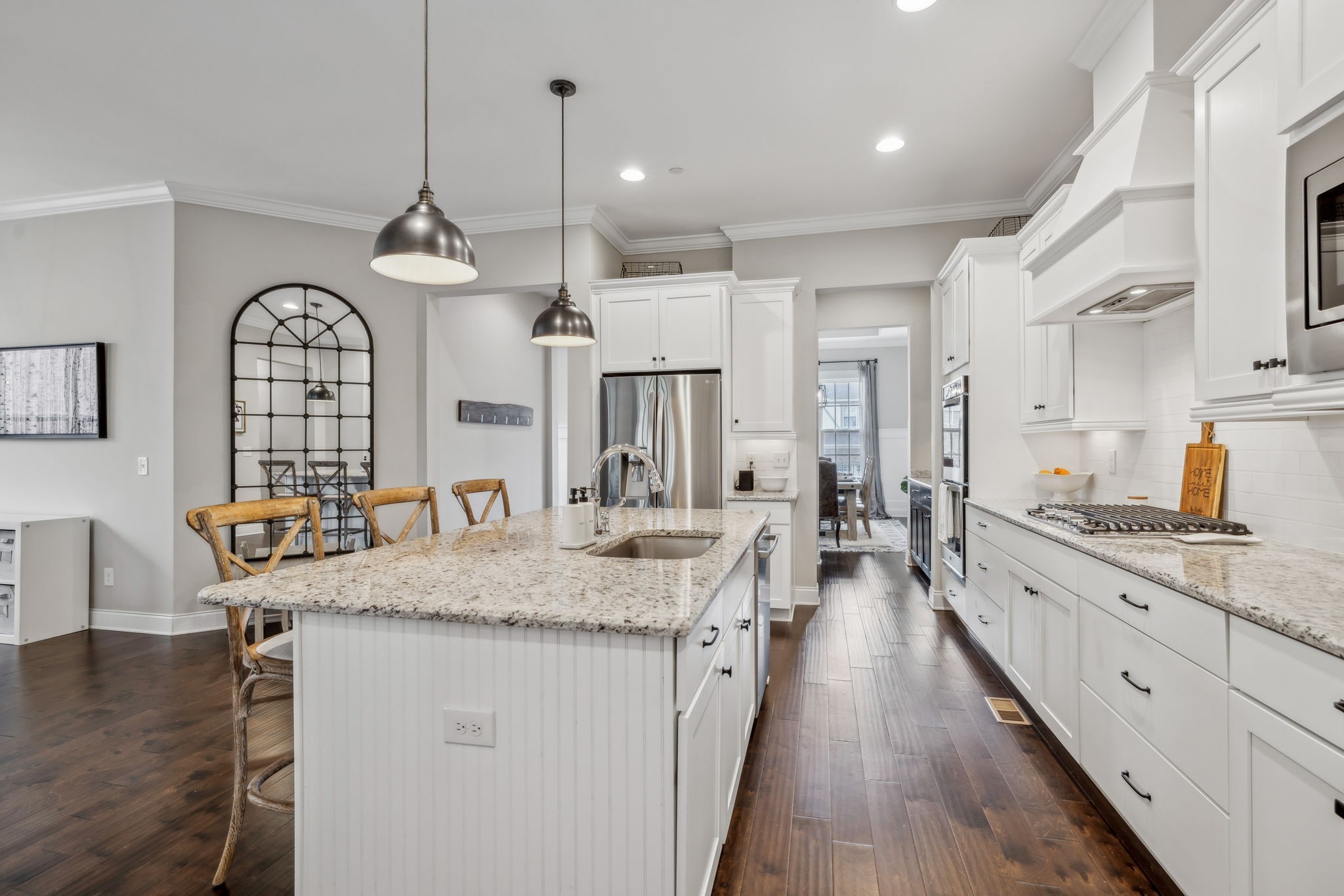 807 Caledonian Ct