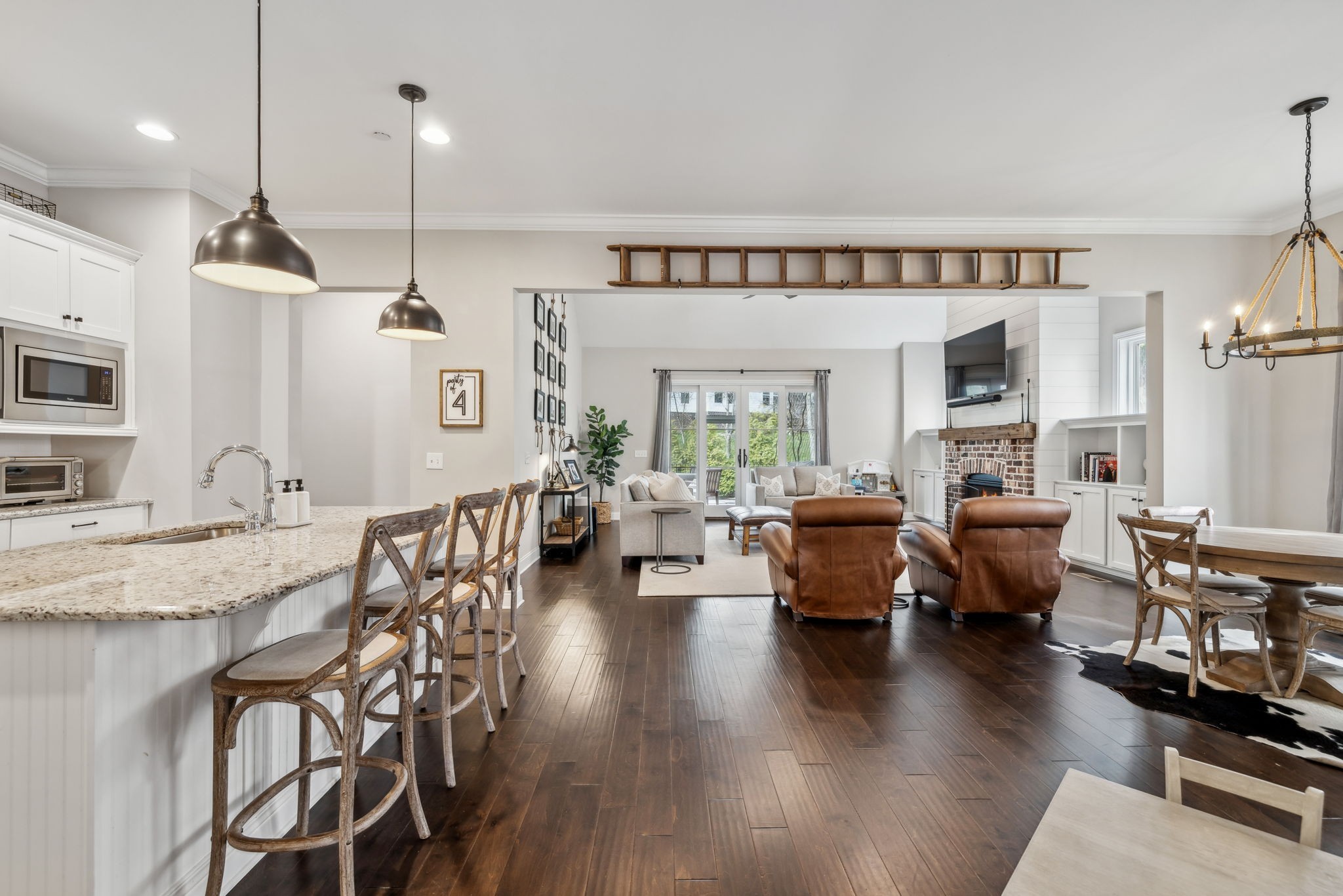 807 Caledonian Ct