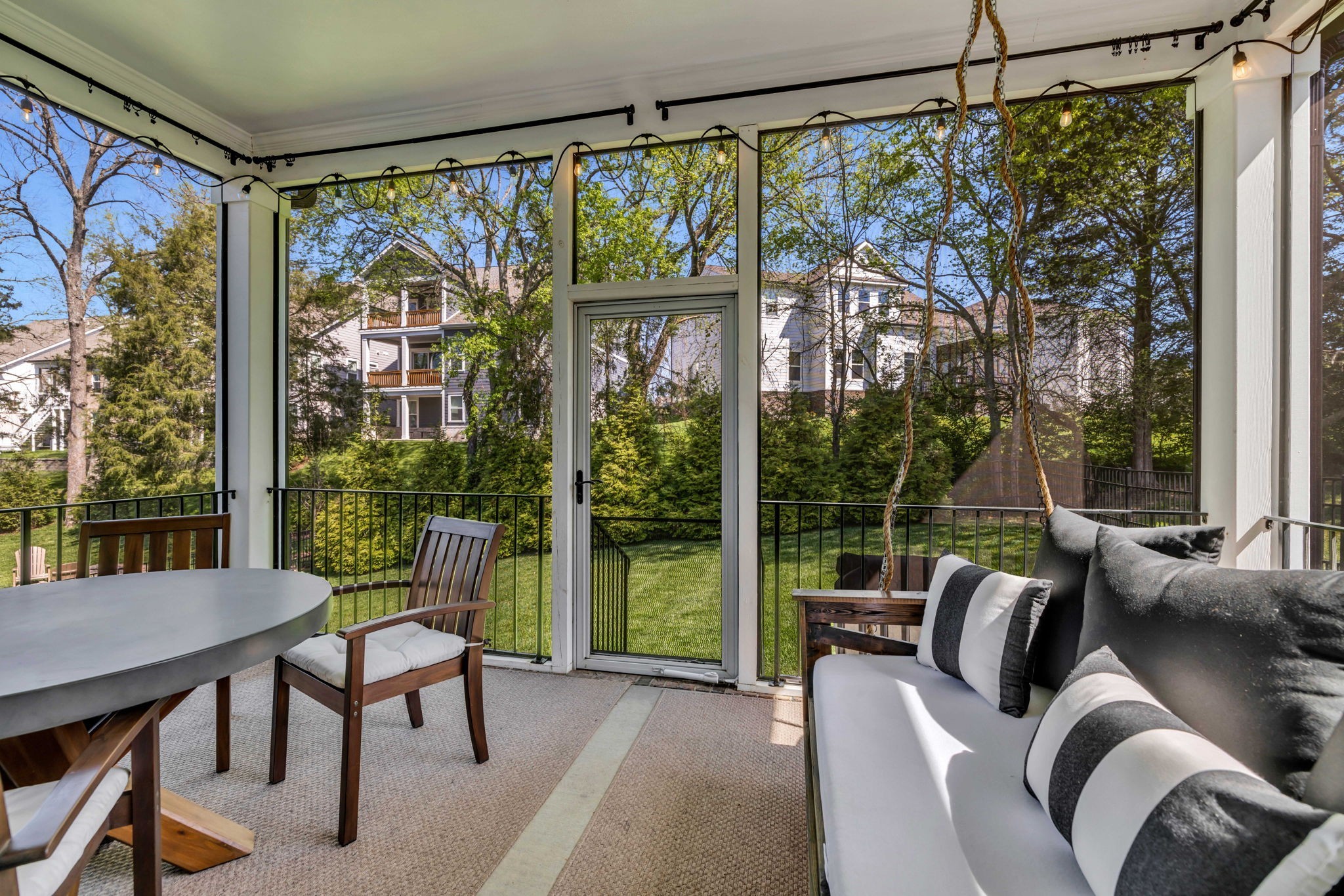 807 Caledonian Ct
