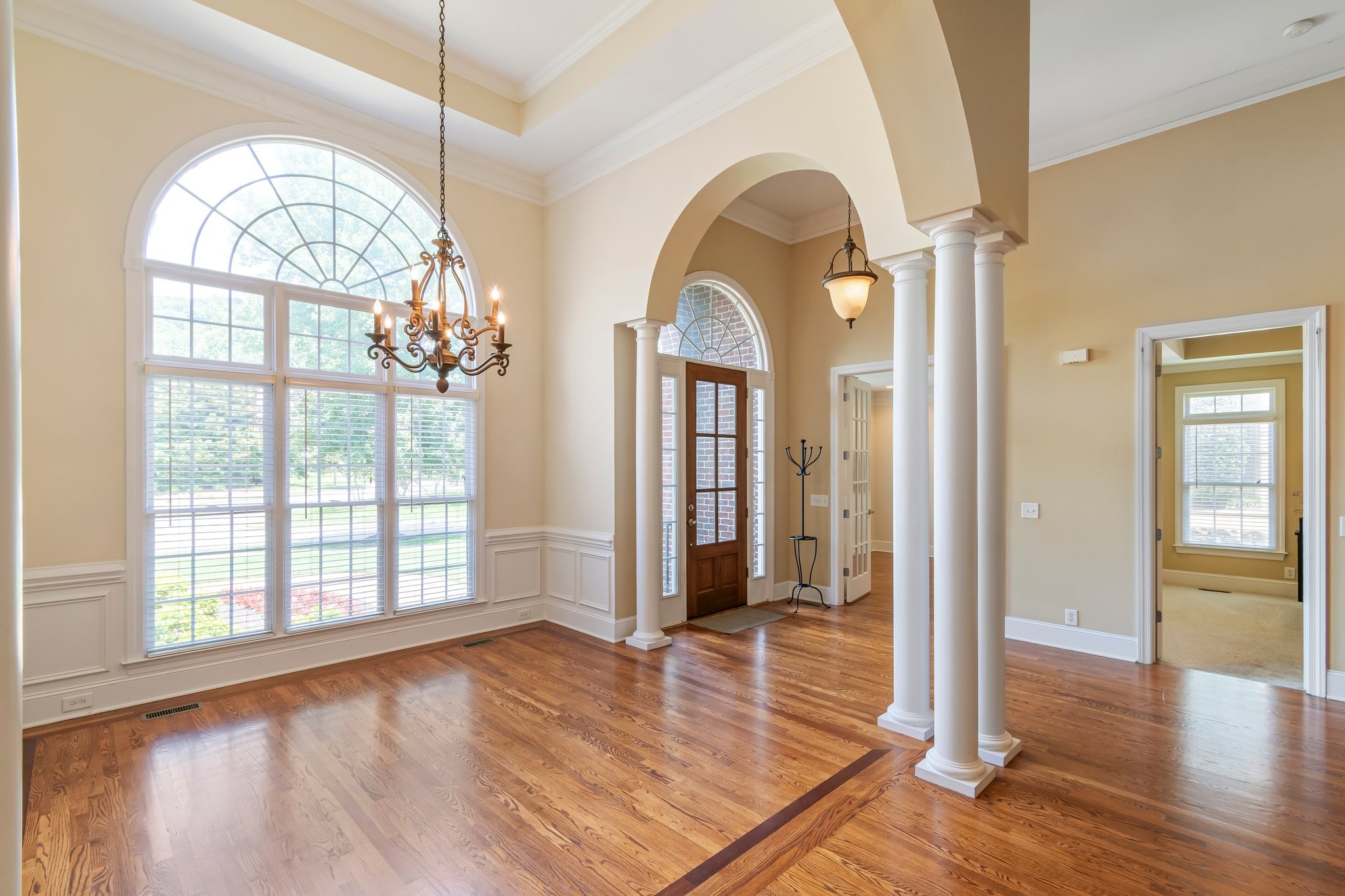494 Beauchamp Cir