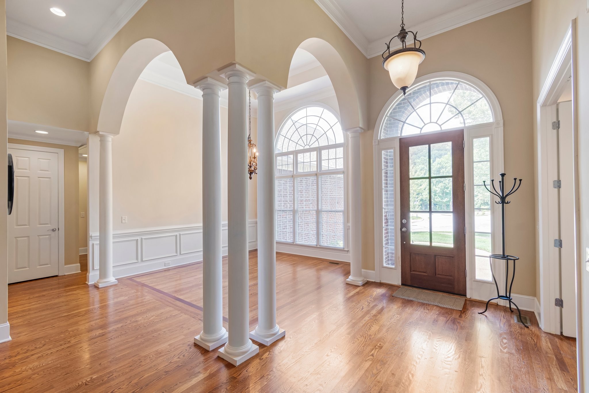 494 Beauchamp Cir
