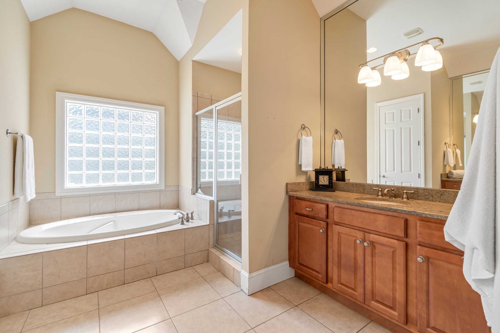 494 Beauchamp Cir
