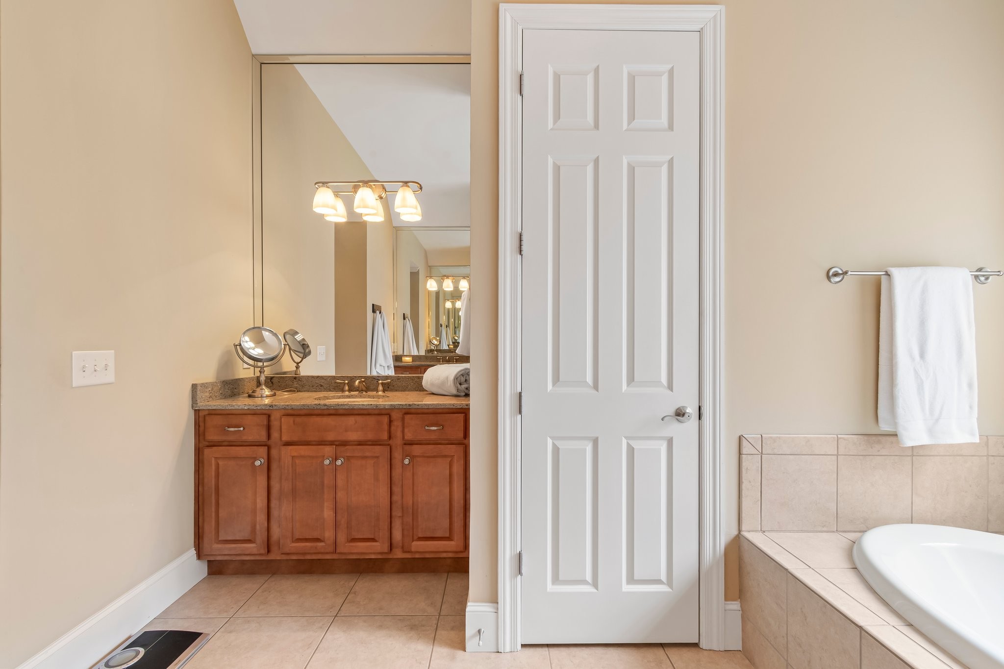 494 Beauchamp Cir