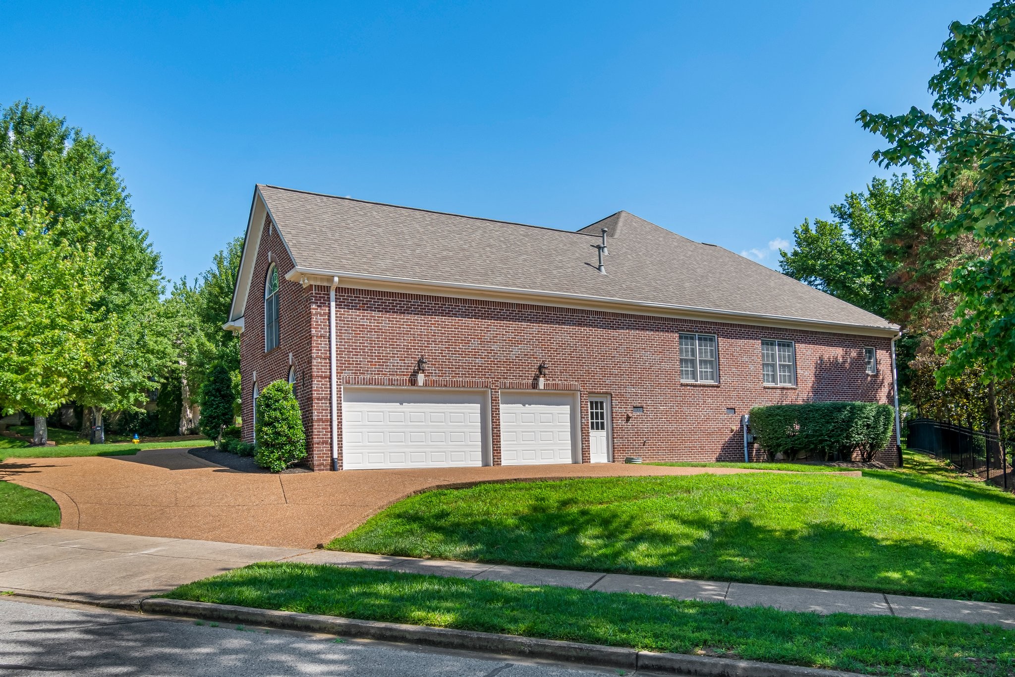 494 Beauchamp Cir
