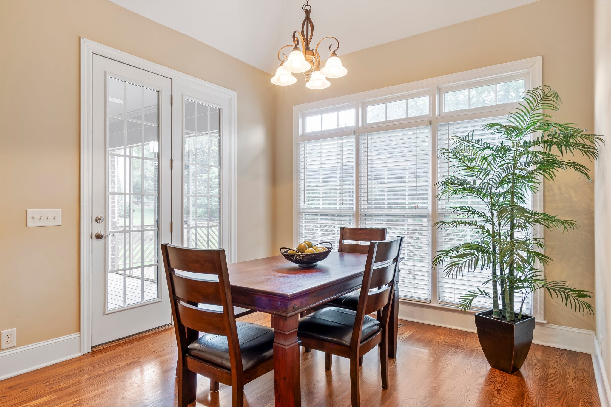 494 Beauchamp Cir
