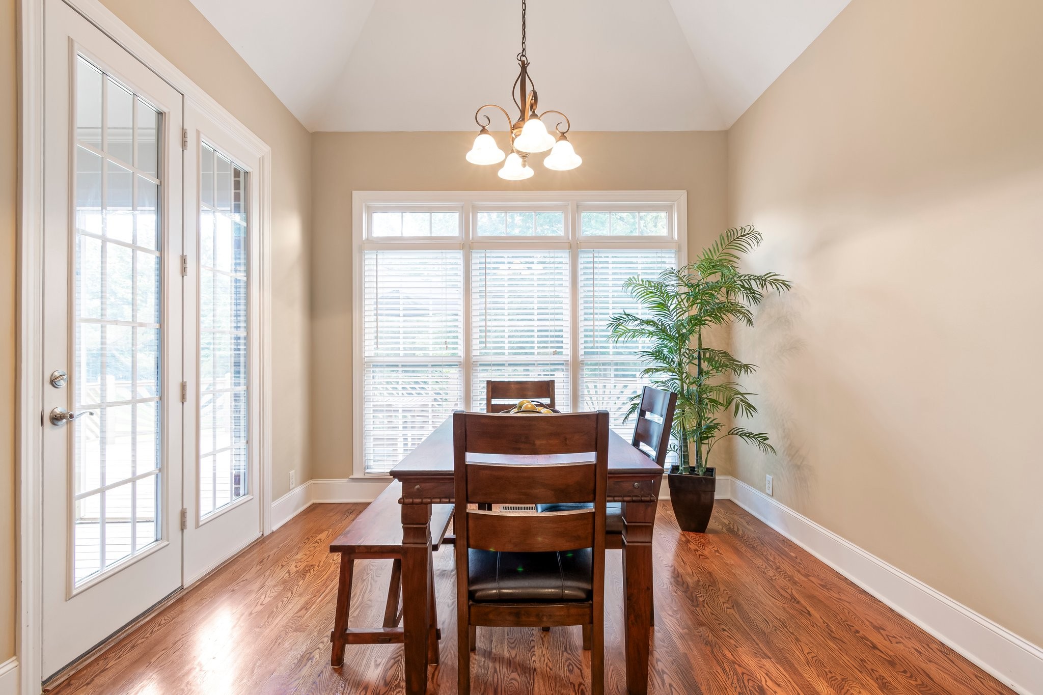 494 Beauchamp Cir