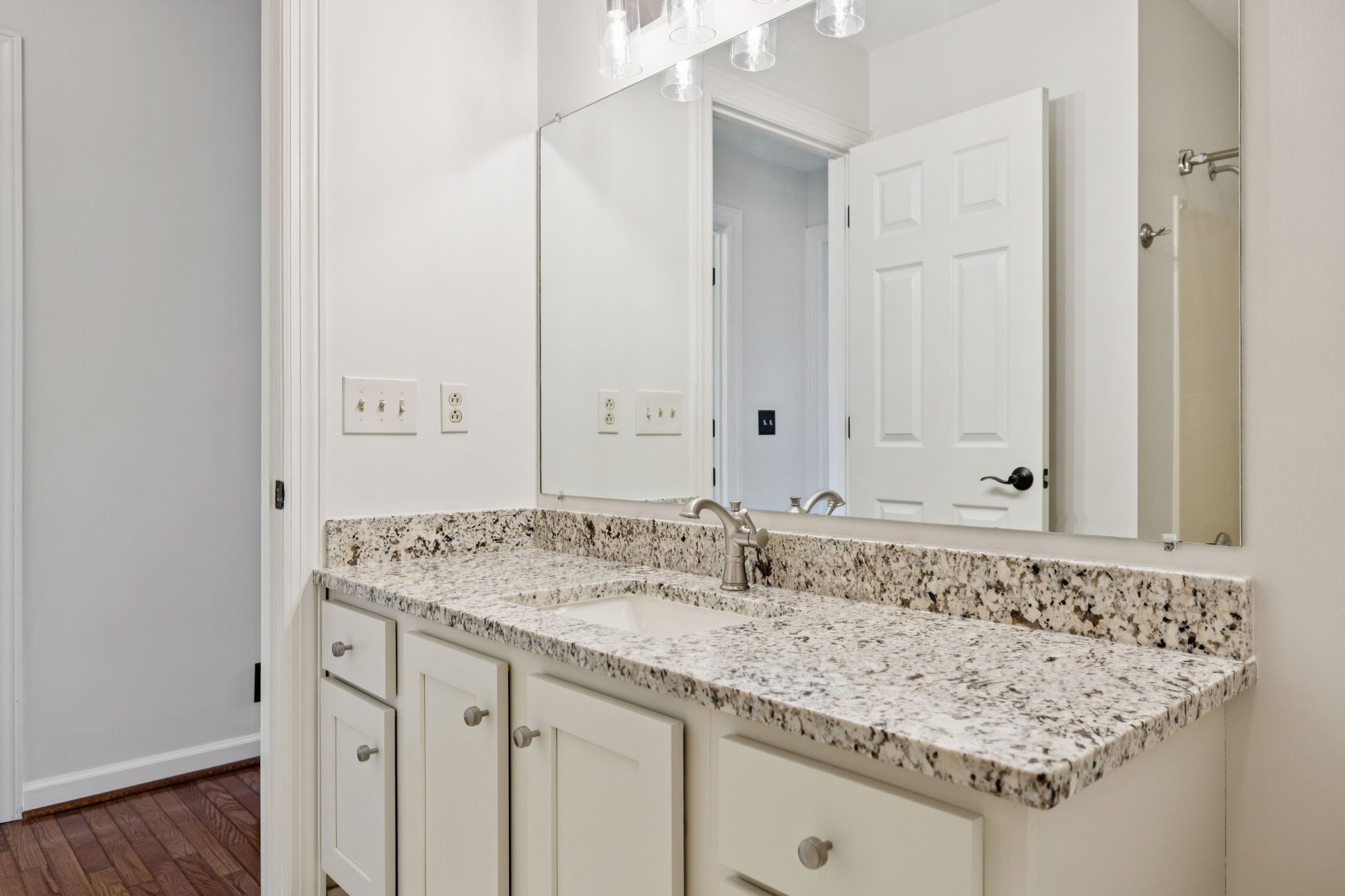 3017 Liberty Hills Dr