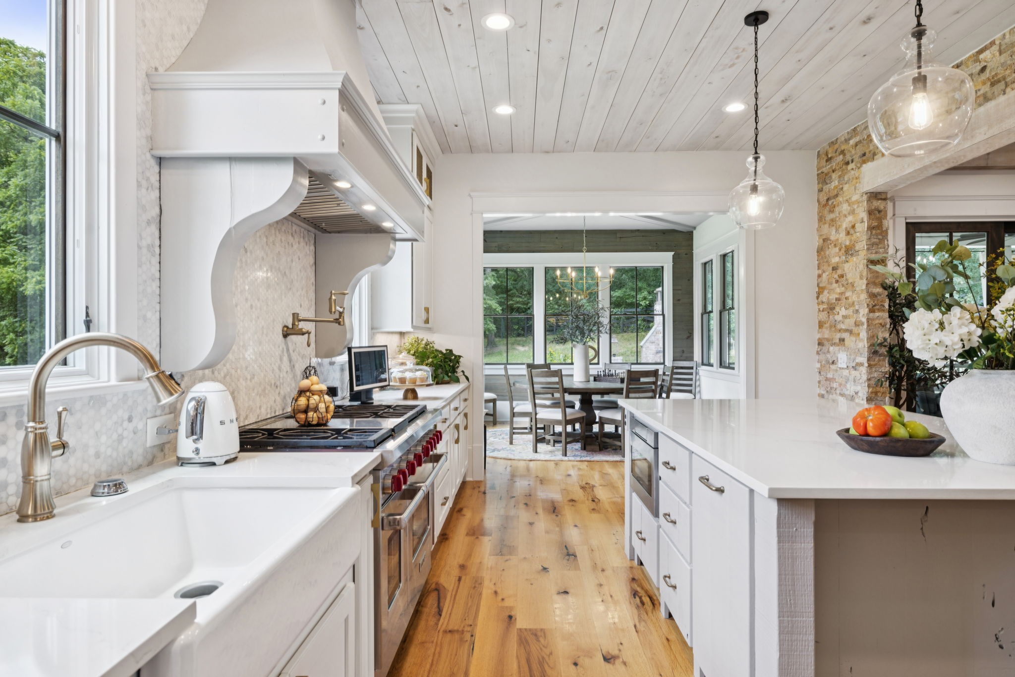 7011 Lindley Hill Ln