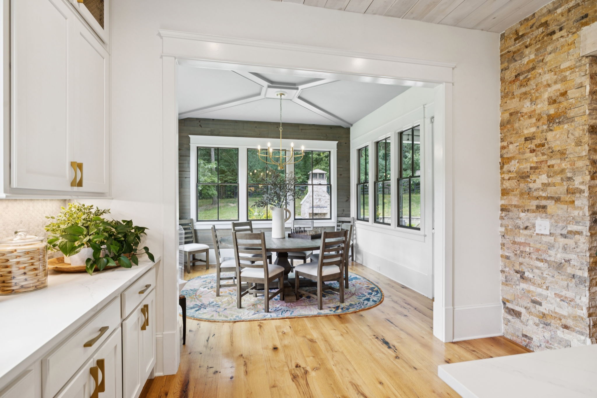 7011 Lindley Hill Ln