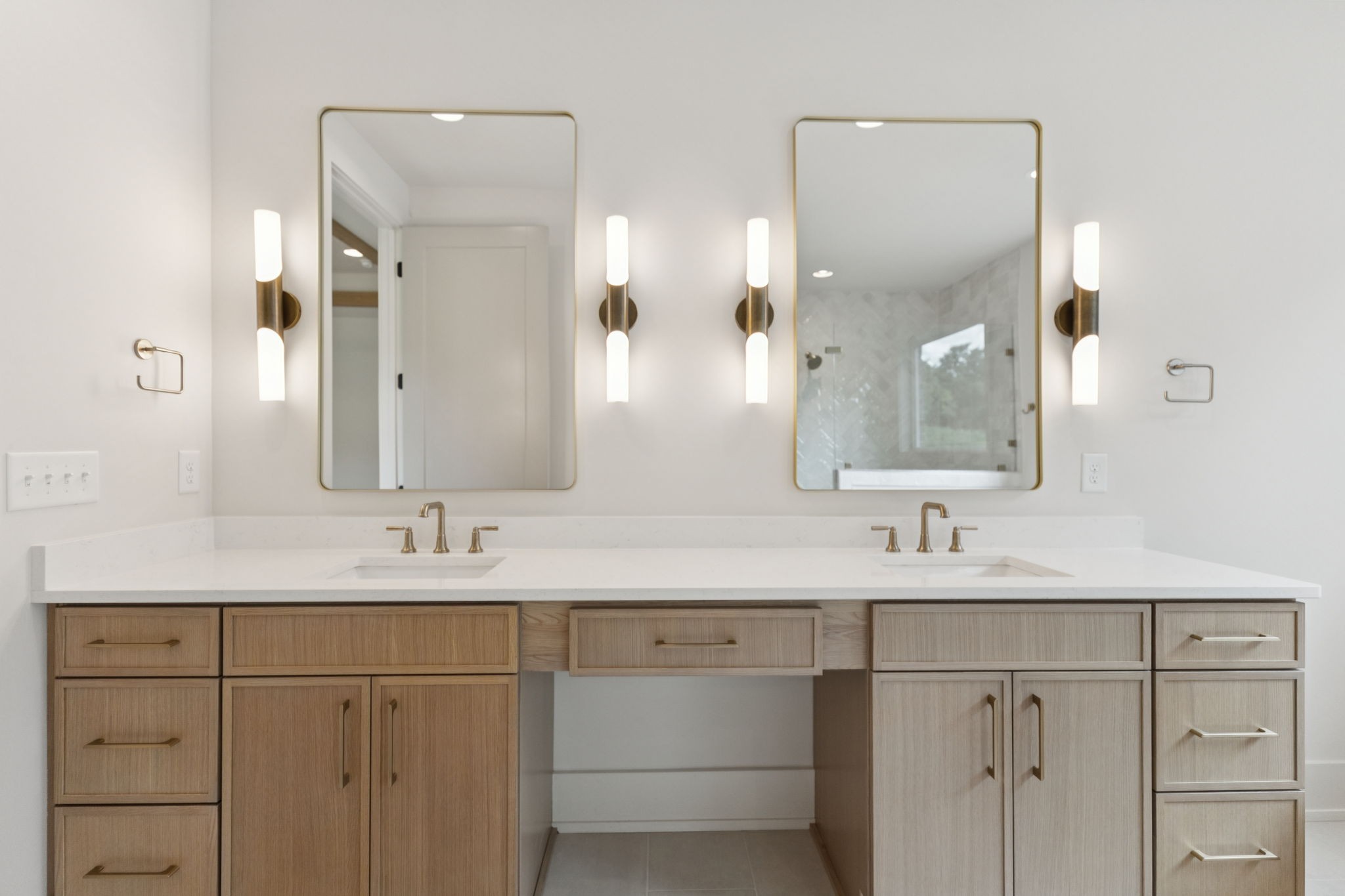 2935 Avenue Downs Dr