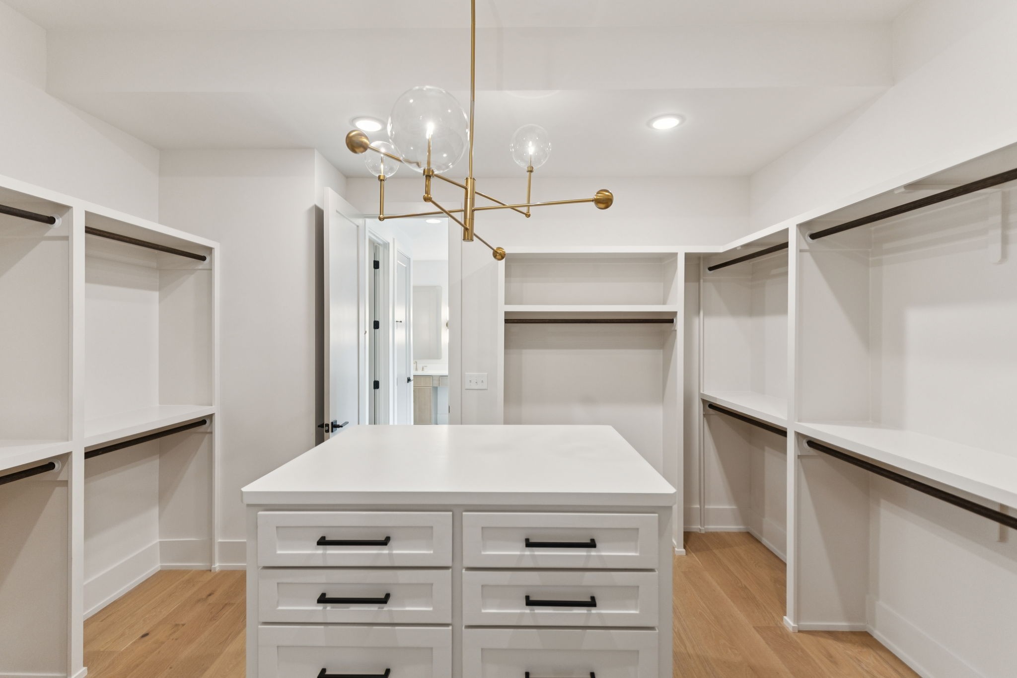 2935 Avenue Downs Dr