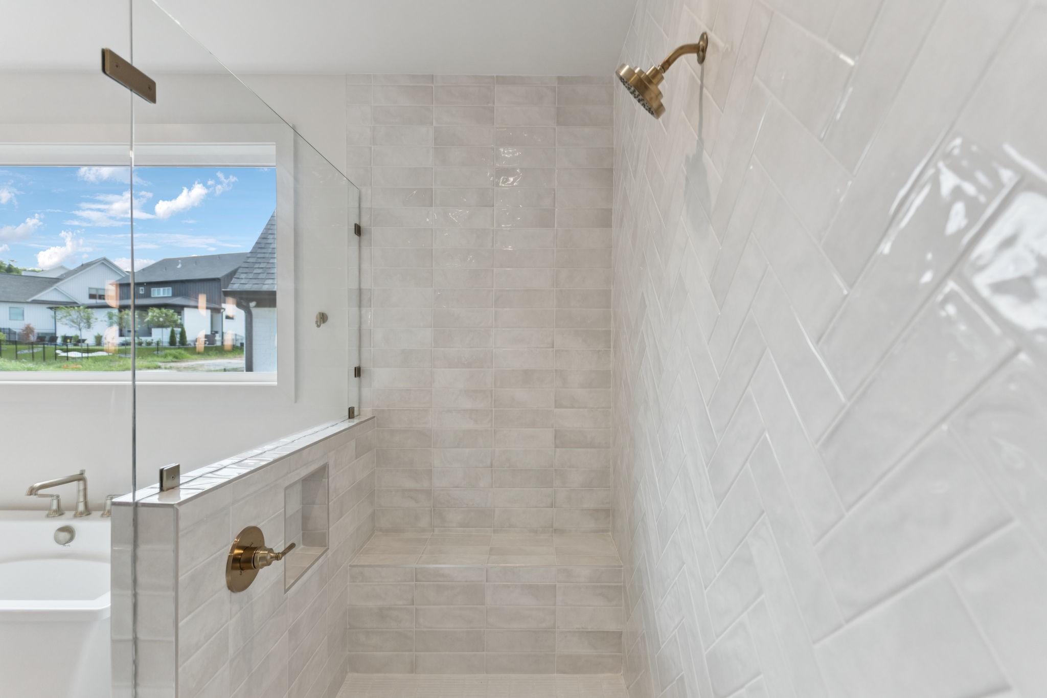 2935 Avenue Downs Dr