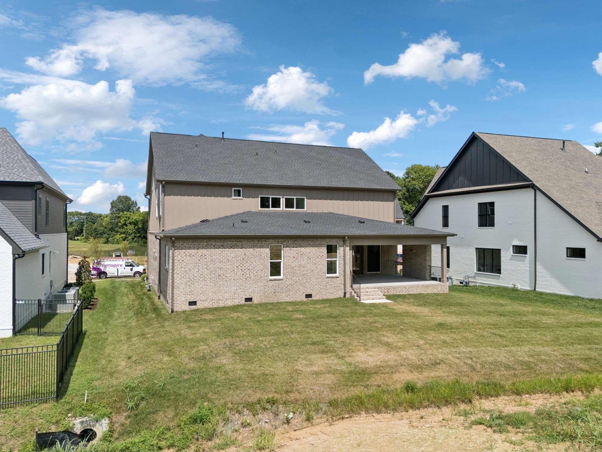 2935 Avenue Downs Dr