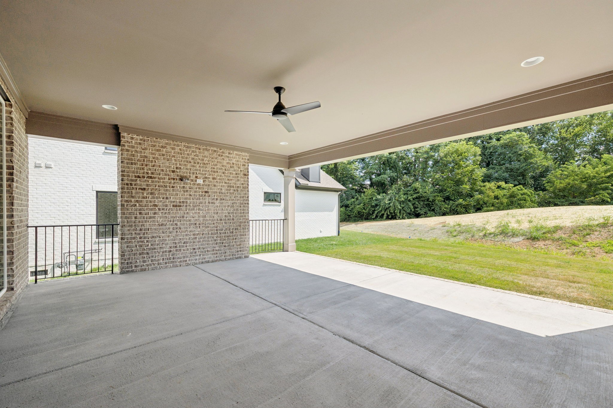 2935 Avenue Downs Dr