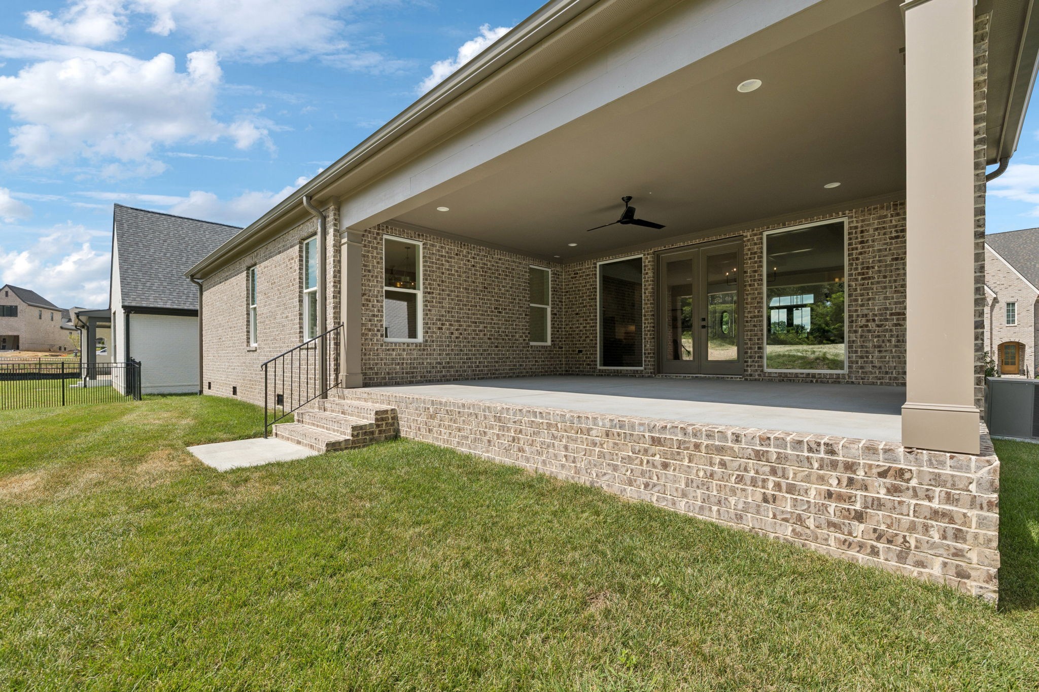 2935 Avenue Downs Dr