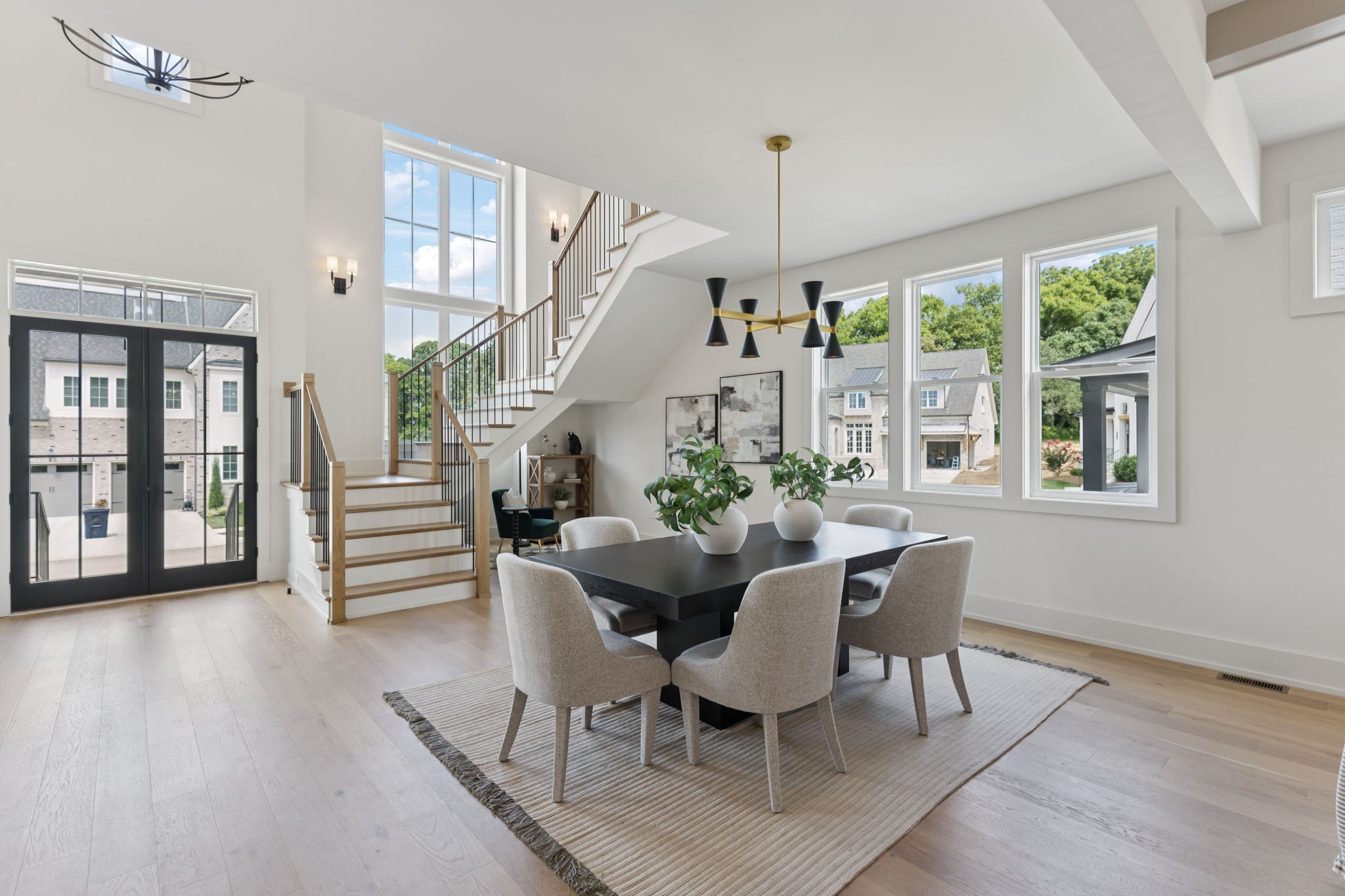 2935 Avenue Downs Dr