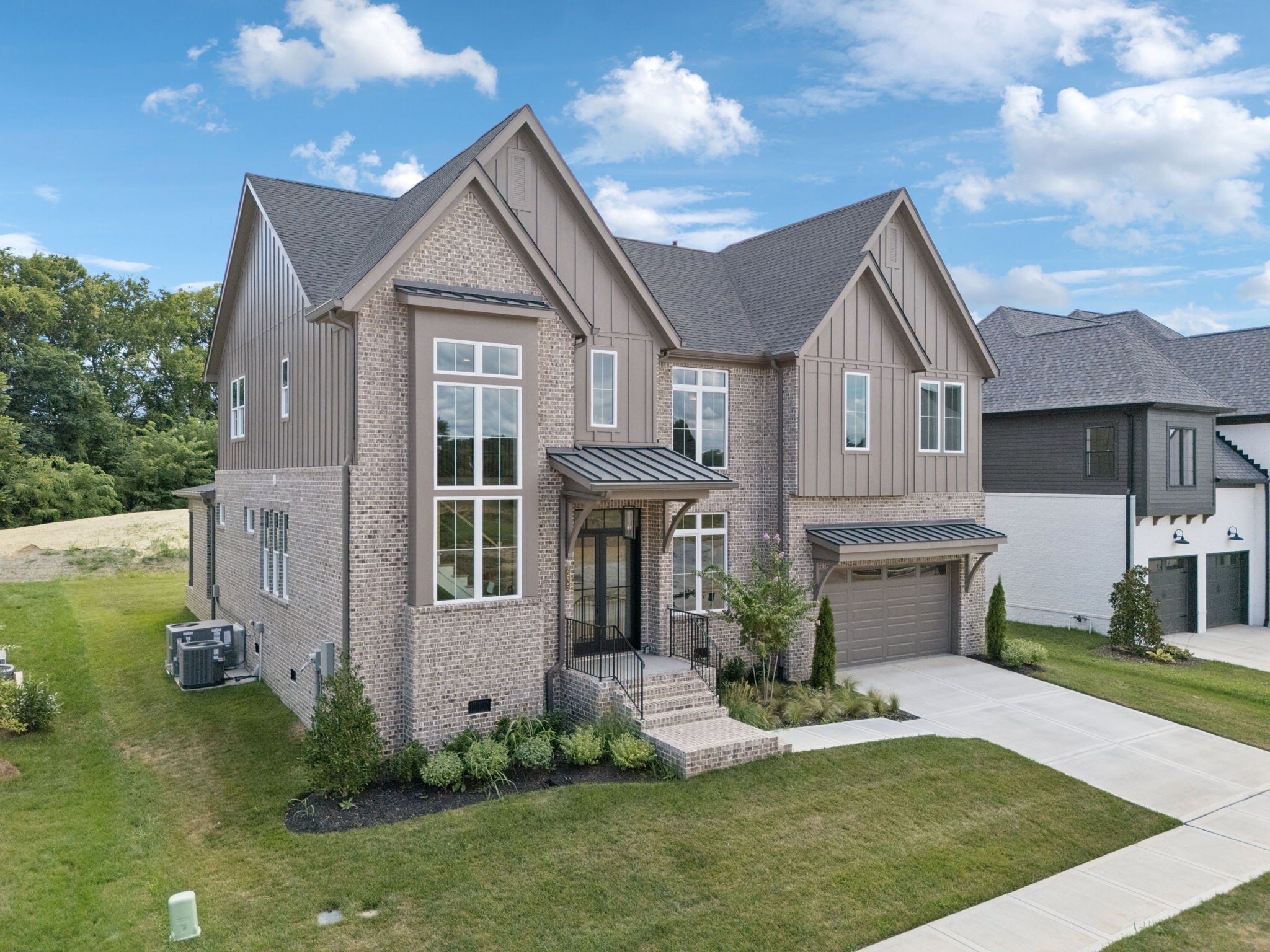 2935 Avenue Downs Dr