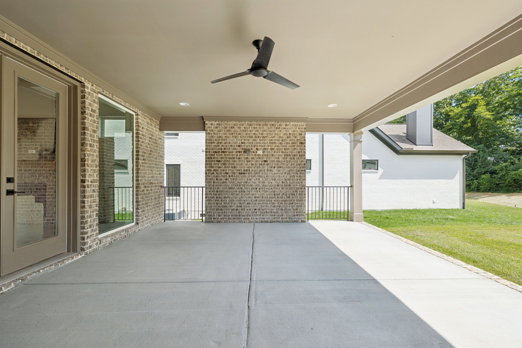 2935 Avenue Downs Dr