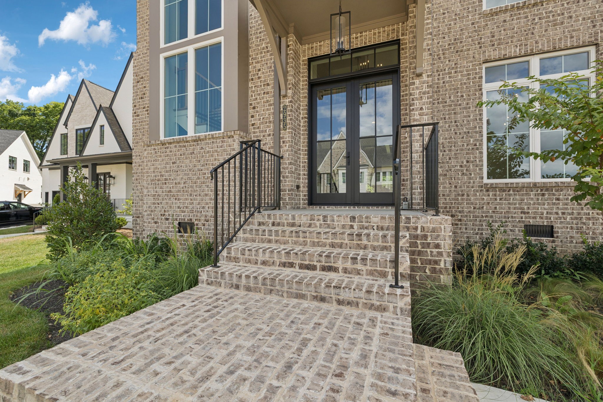 2935 Avenue Downs Dr