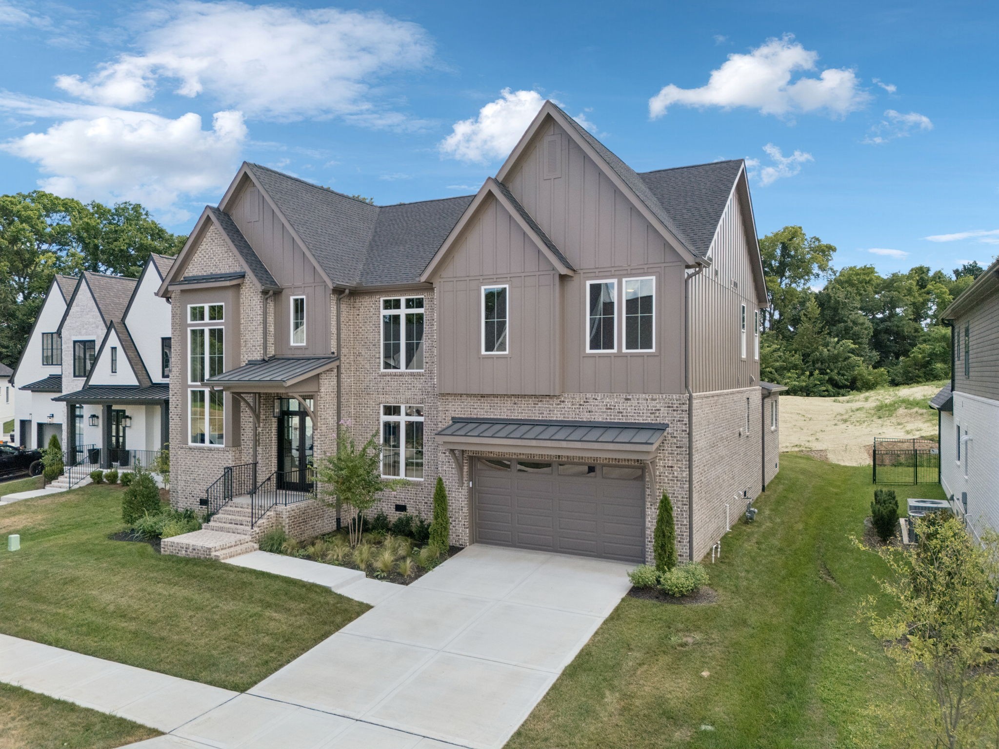 2935 Avenue Downs Dr