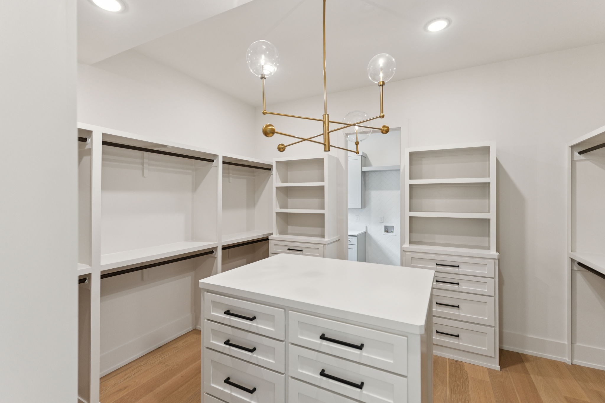 2935 Avenue Downs Dr