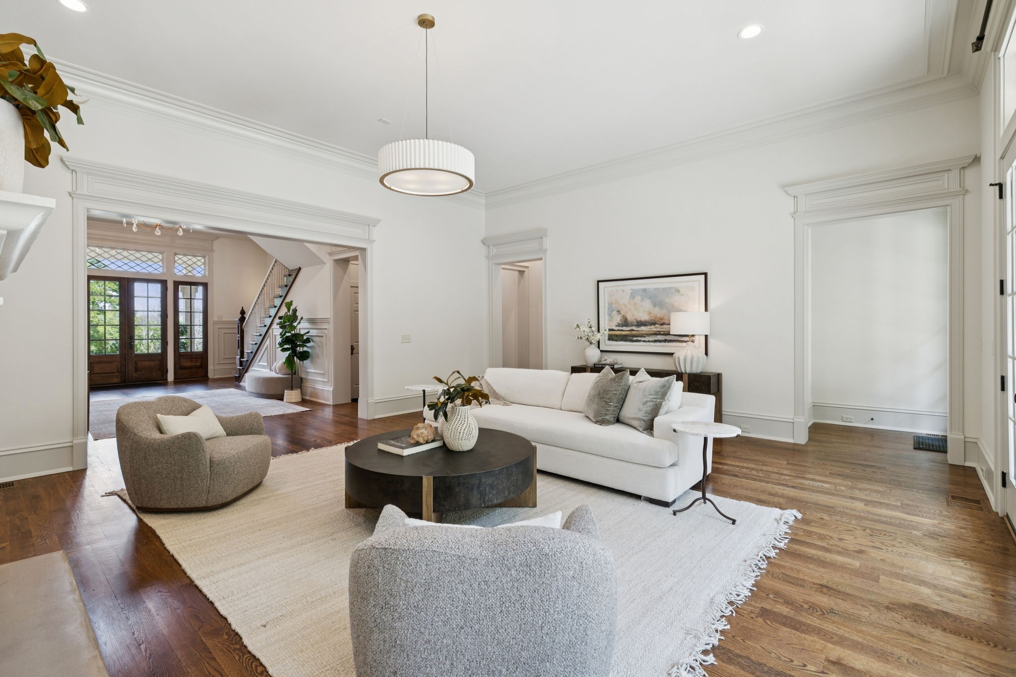 391 The Lady of the Lake Ln