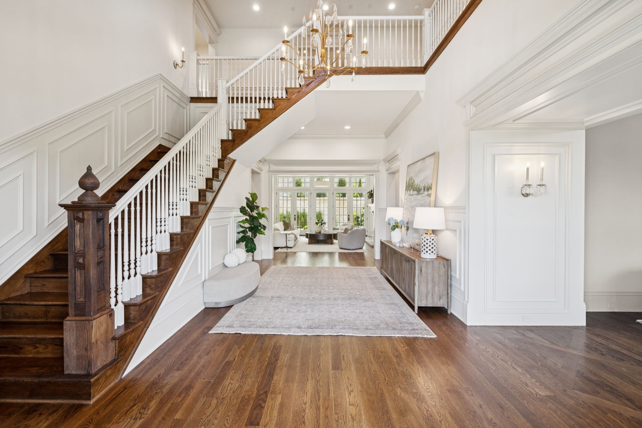 391 The Lady of the Lake Ln