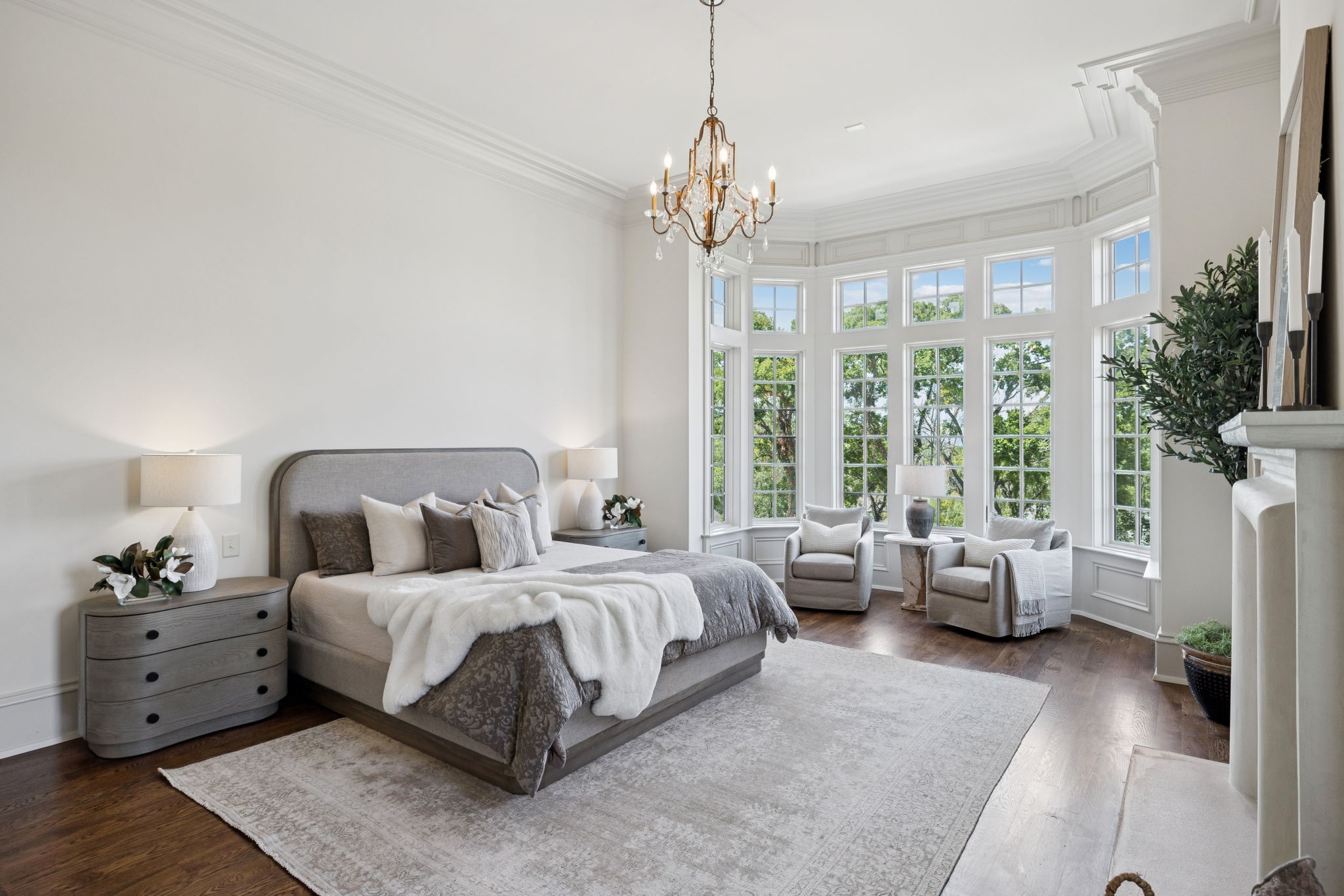 391 The Lady of the Lake Ln