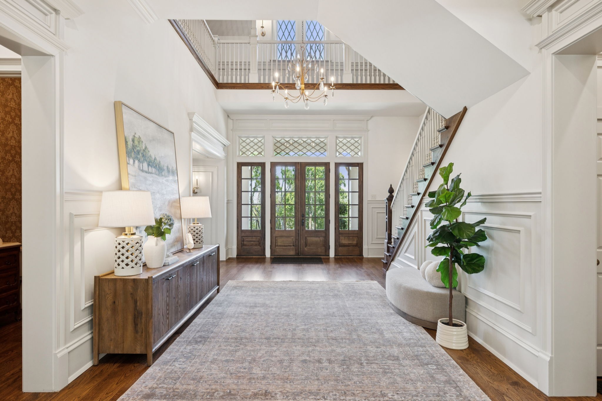 391 The Lady of the Lake Ln