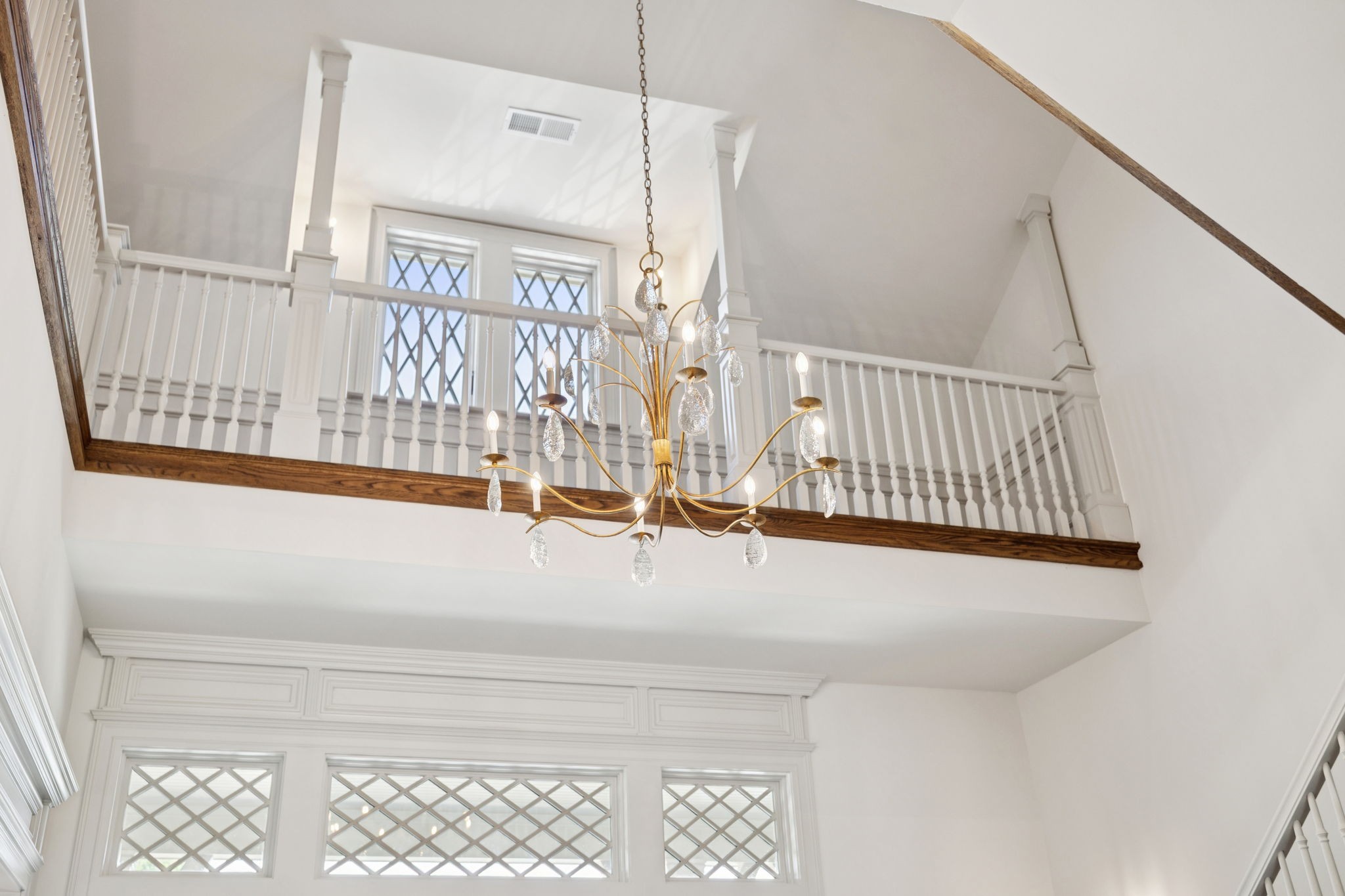 391 The Lady of the Lake Ln