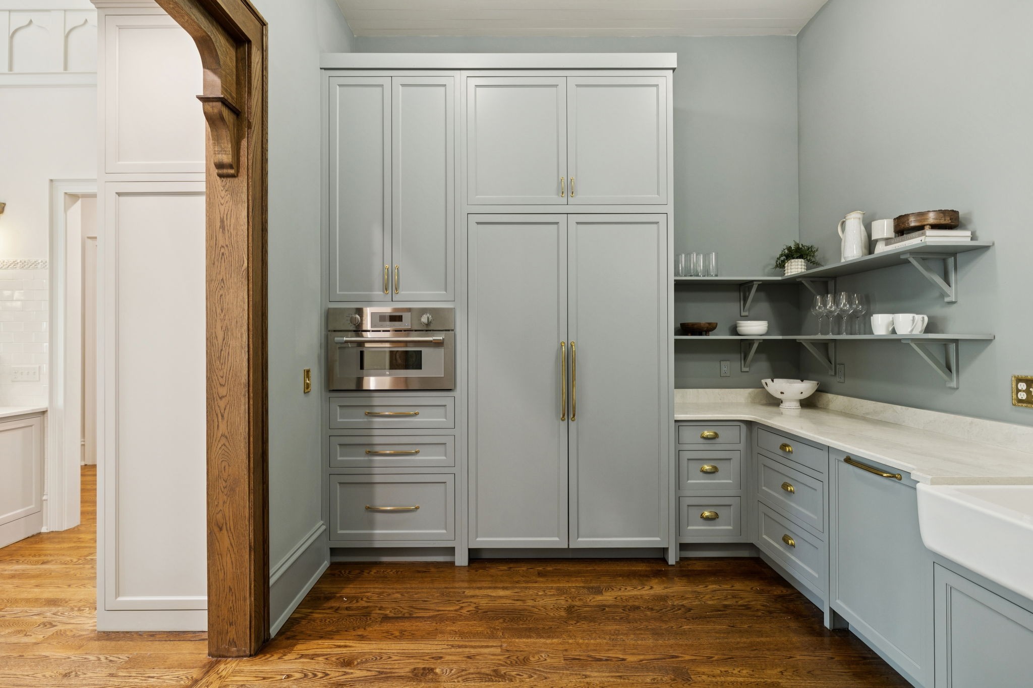 391 The Lady of the Lake Ln