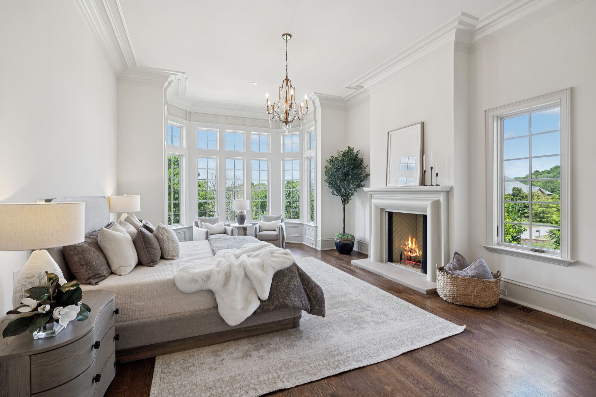 391 The Lady of the Lake Ln