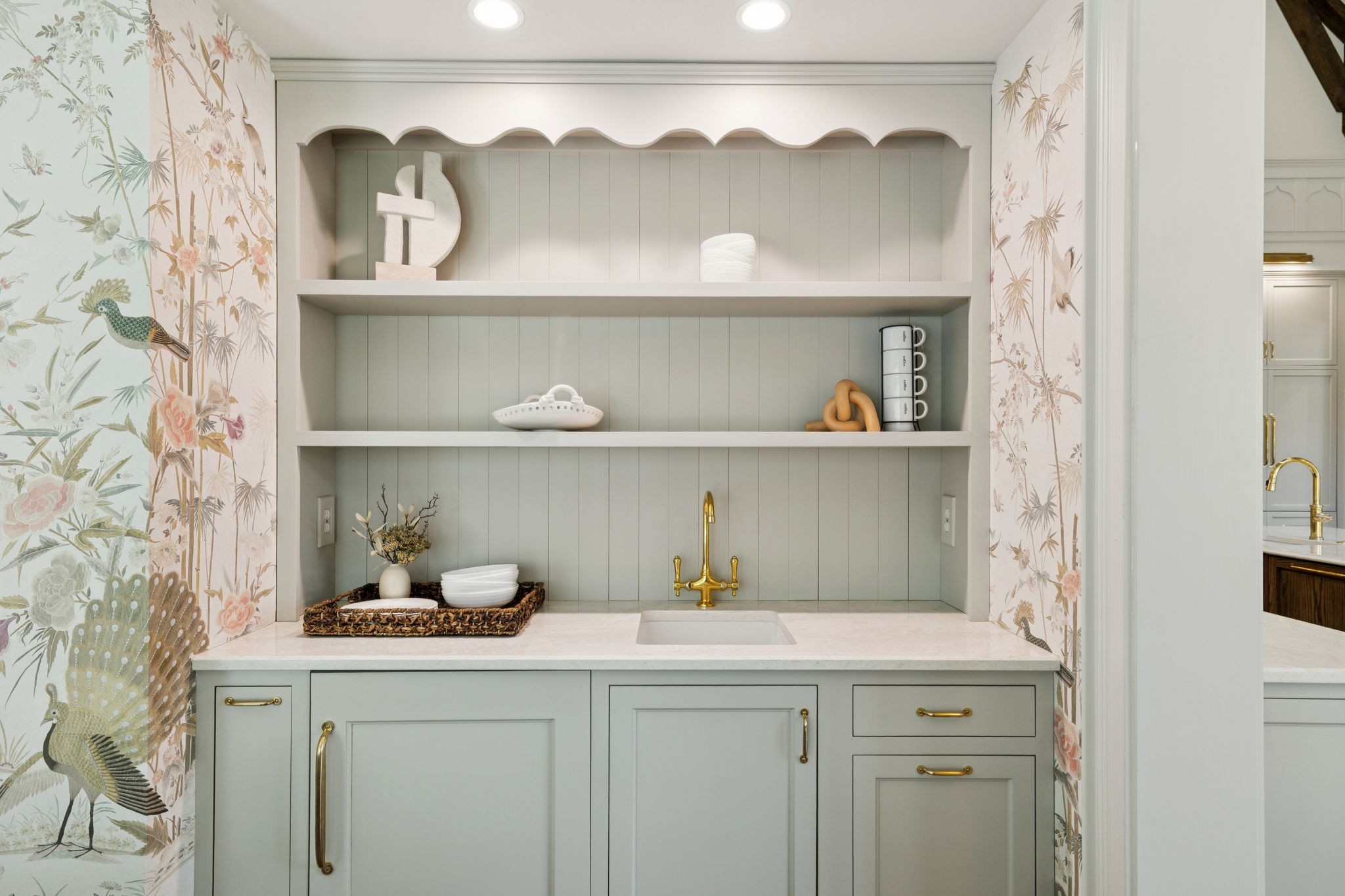 391 The Lady of the Lake Ln