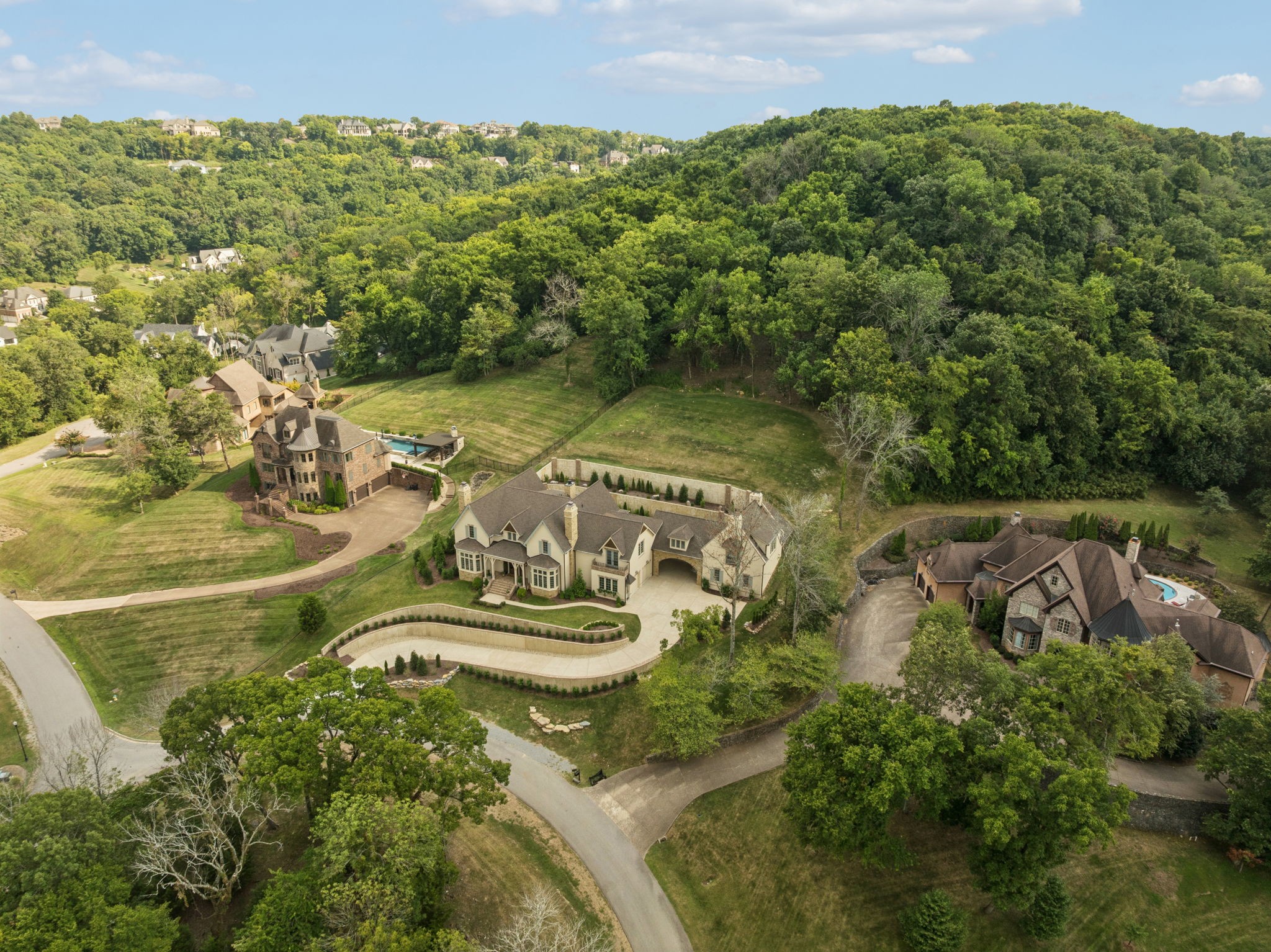 391 The Lady of the Lake Ln