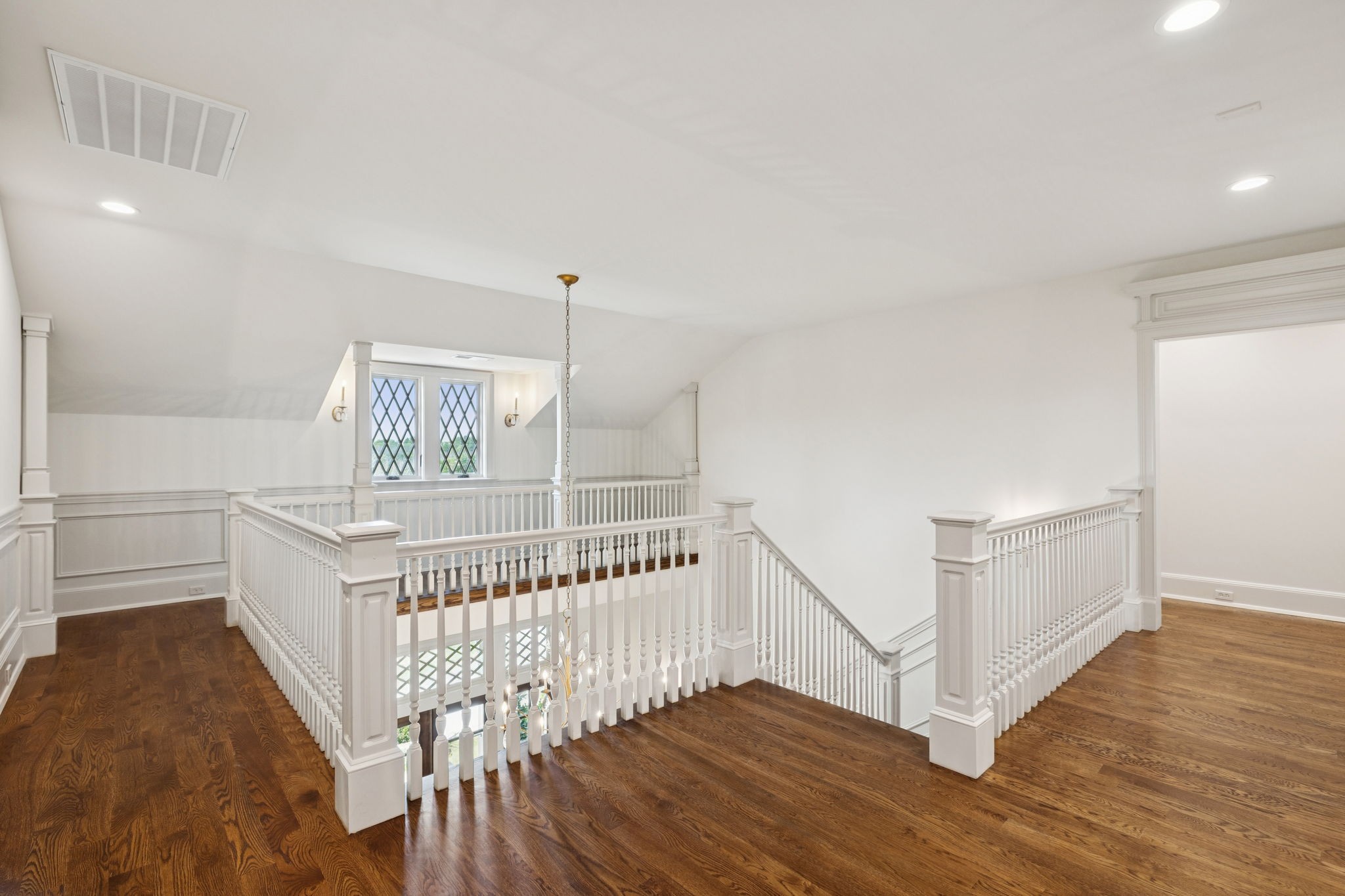 391 The Lady of the Lake Ln