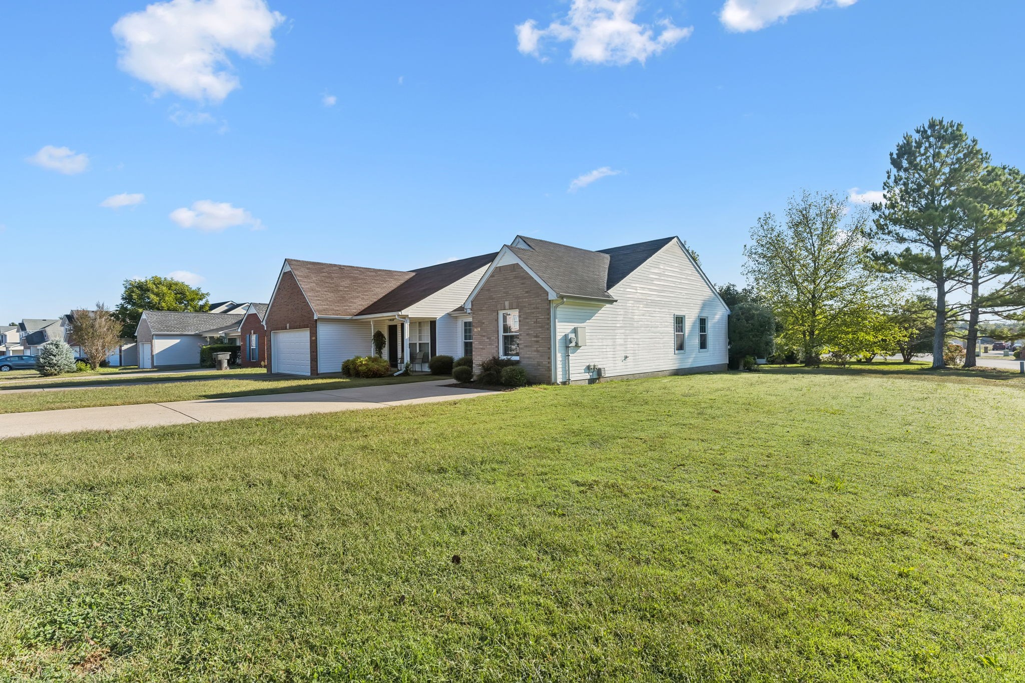 1639 Beaconcrest Cir