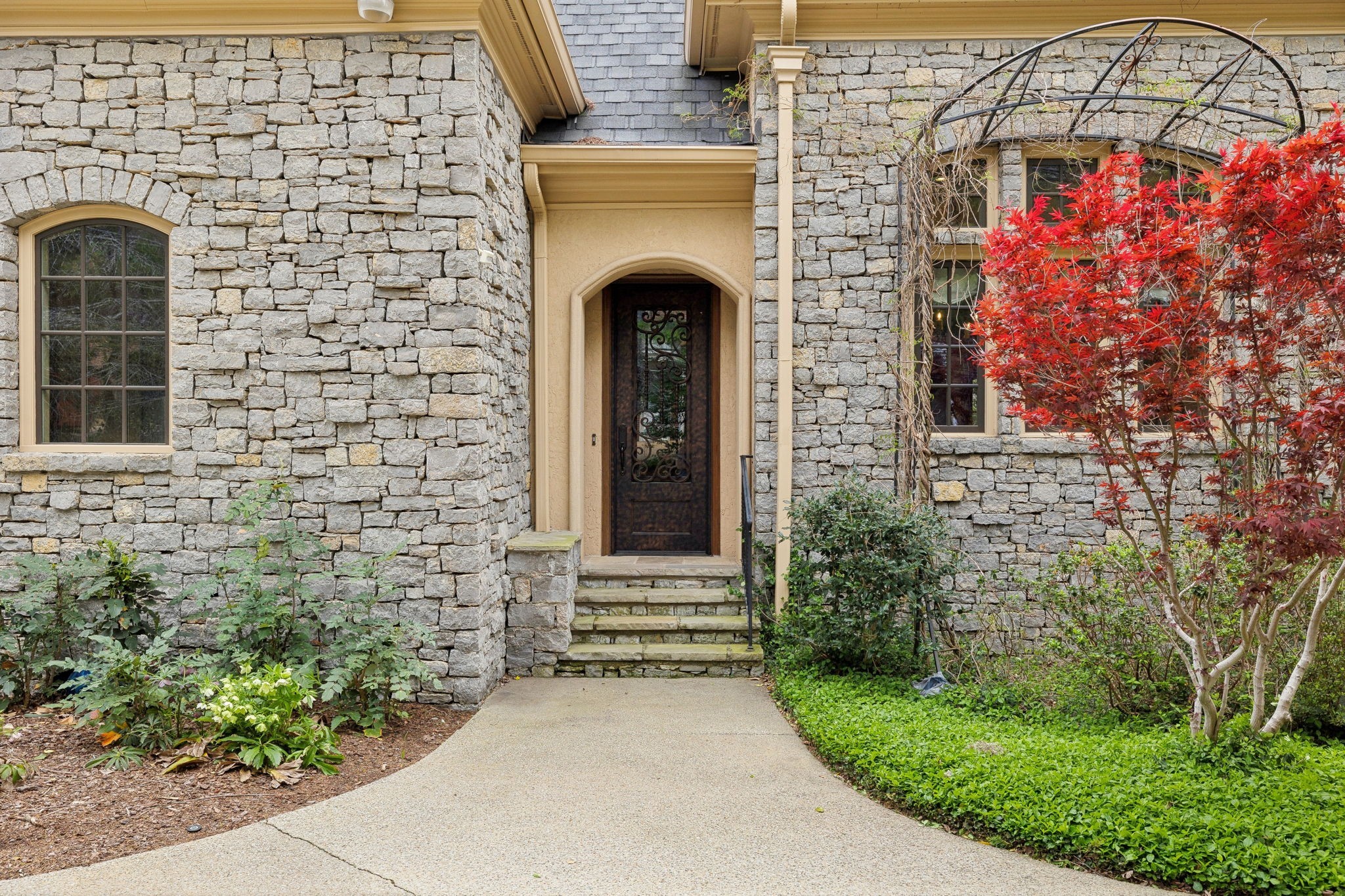 128 Woodward Hills Pl