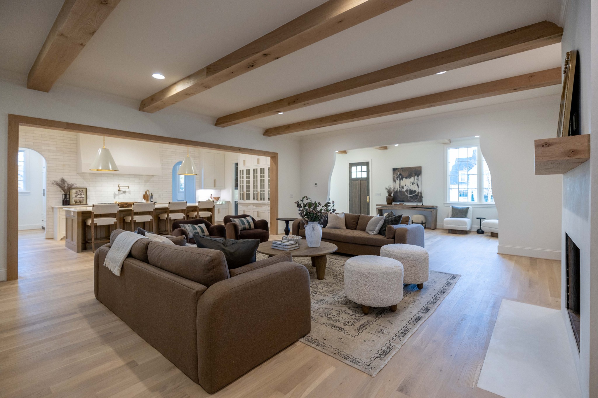 6034 Frazier Park Ln