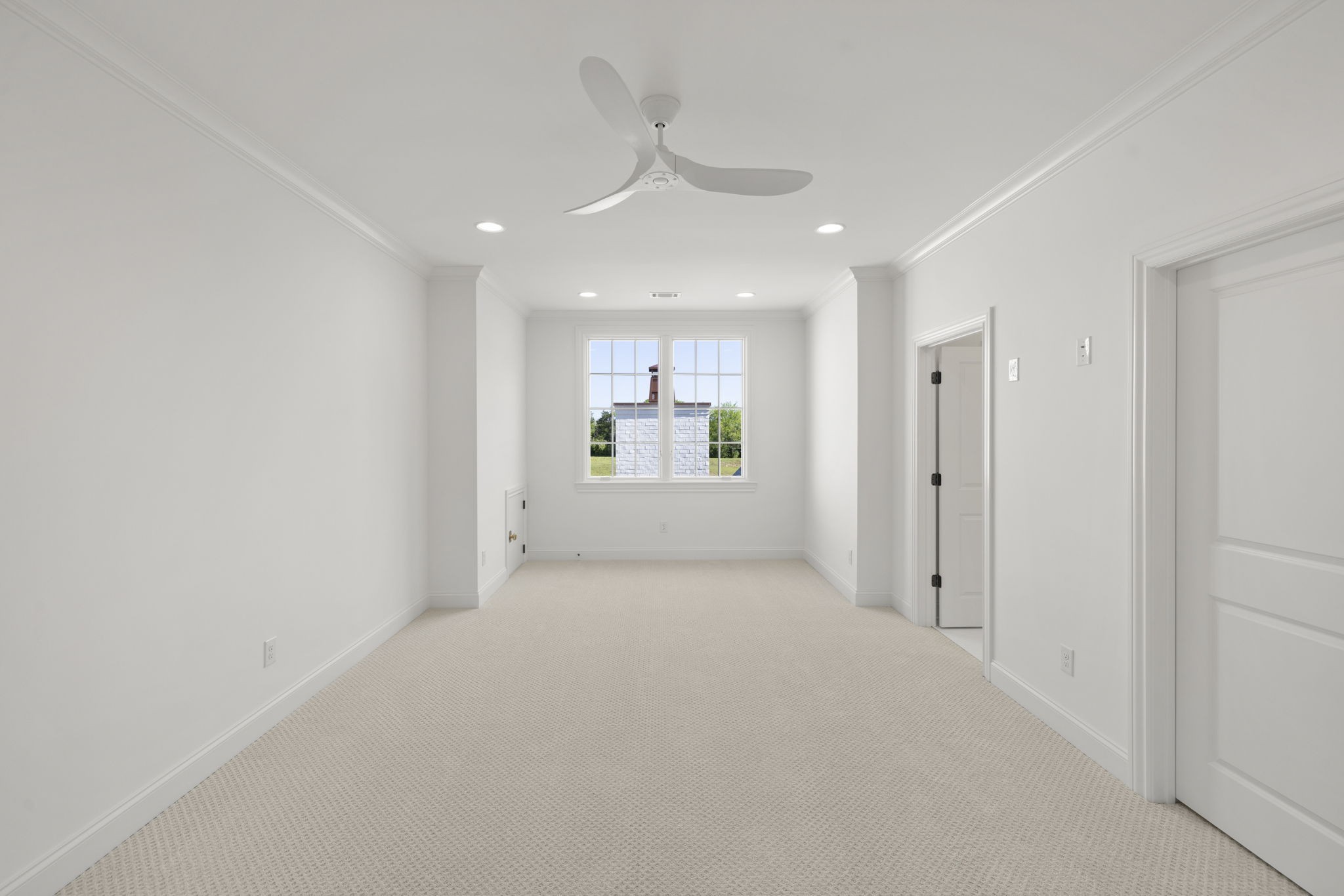 6034 Frazier Park Ln