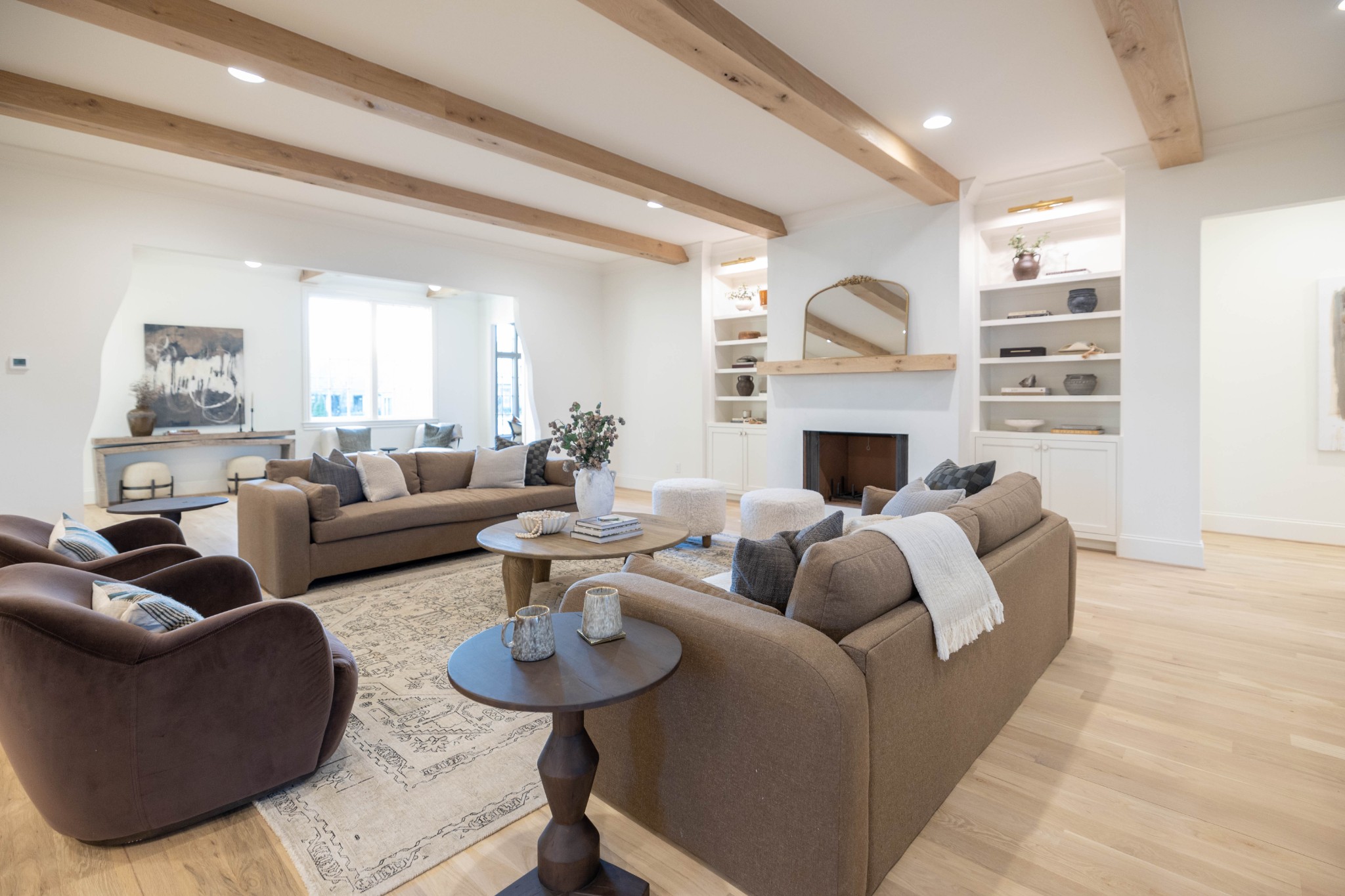 6034 Frazier Park Ln