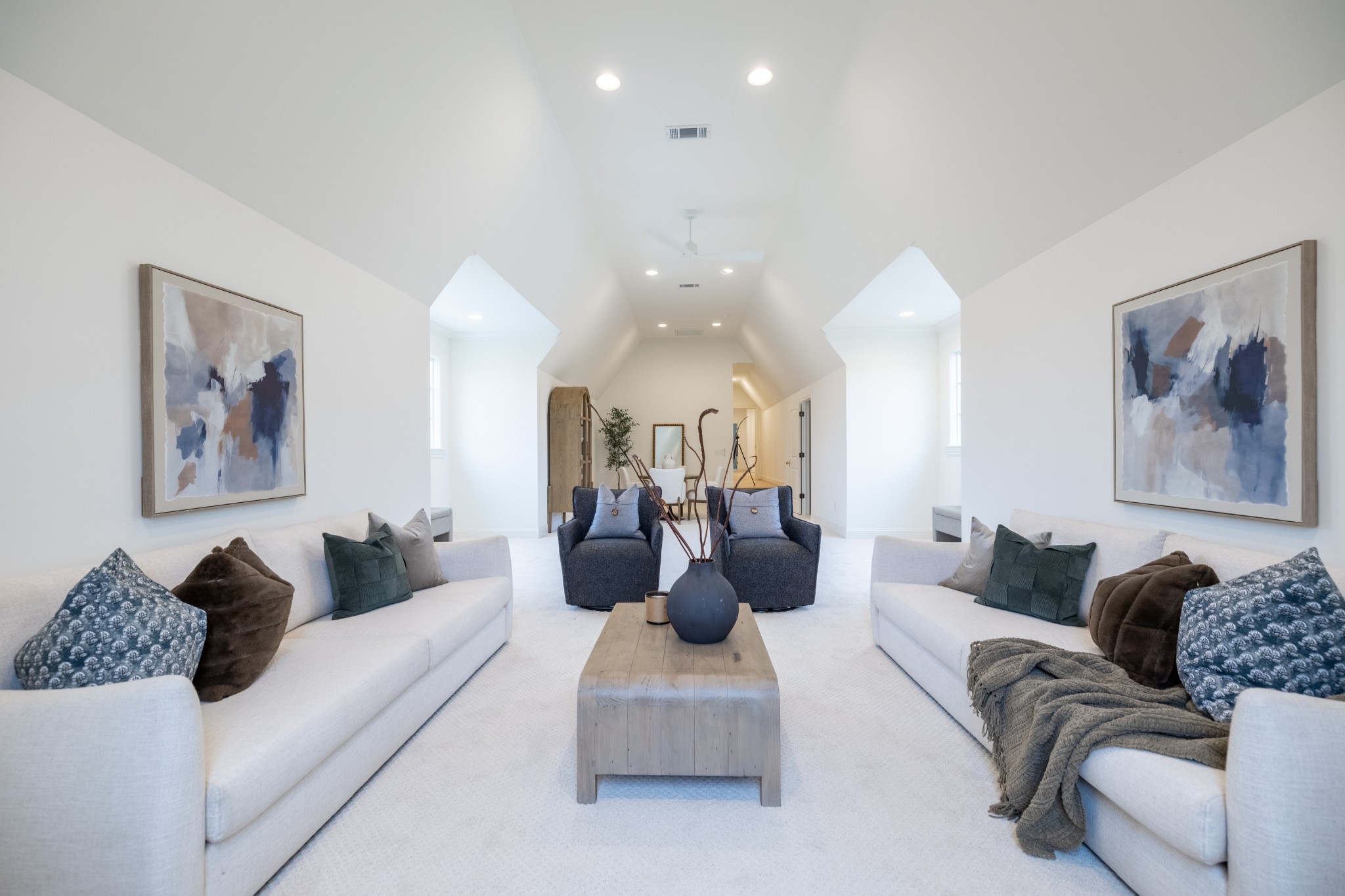 6034 Frazier Park Ln