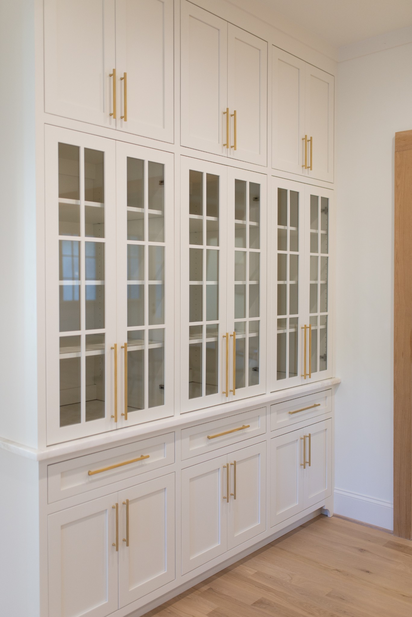 6034 Frazier Park Ln